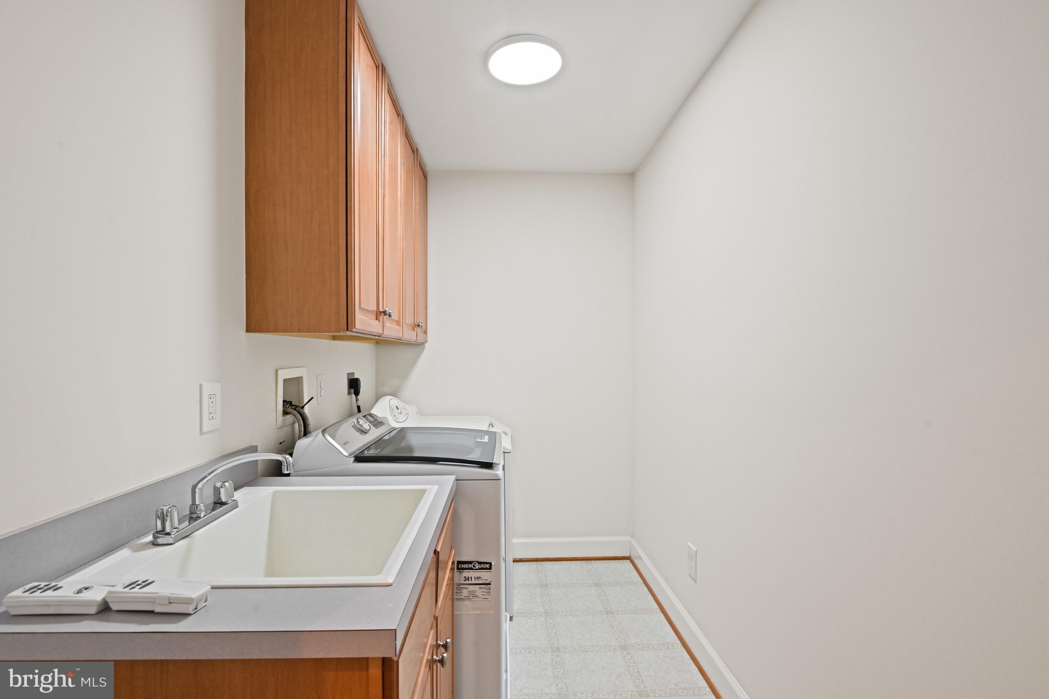 ONE CAMERON PLACE - Residential