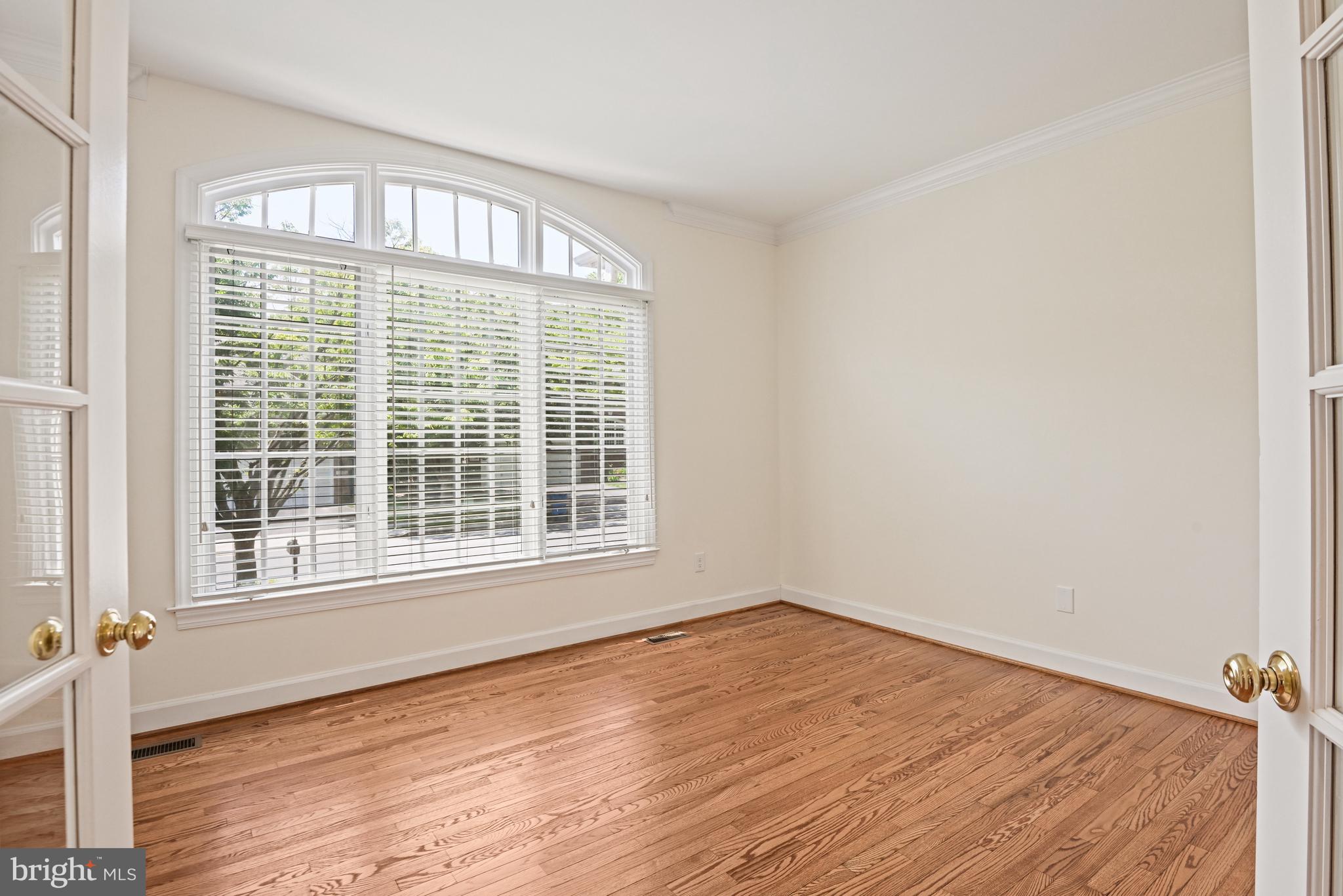 ONE CAMERON PLACE - Residential