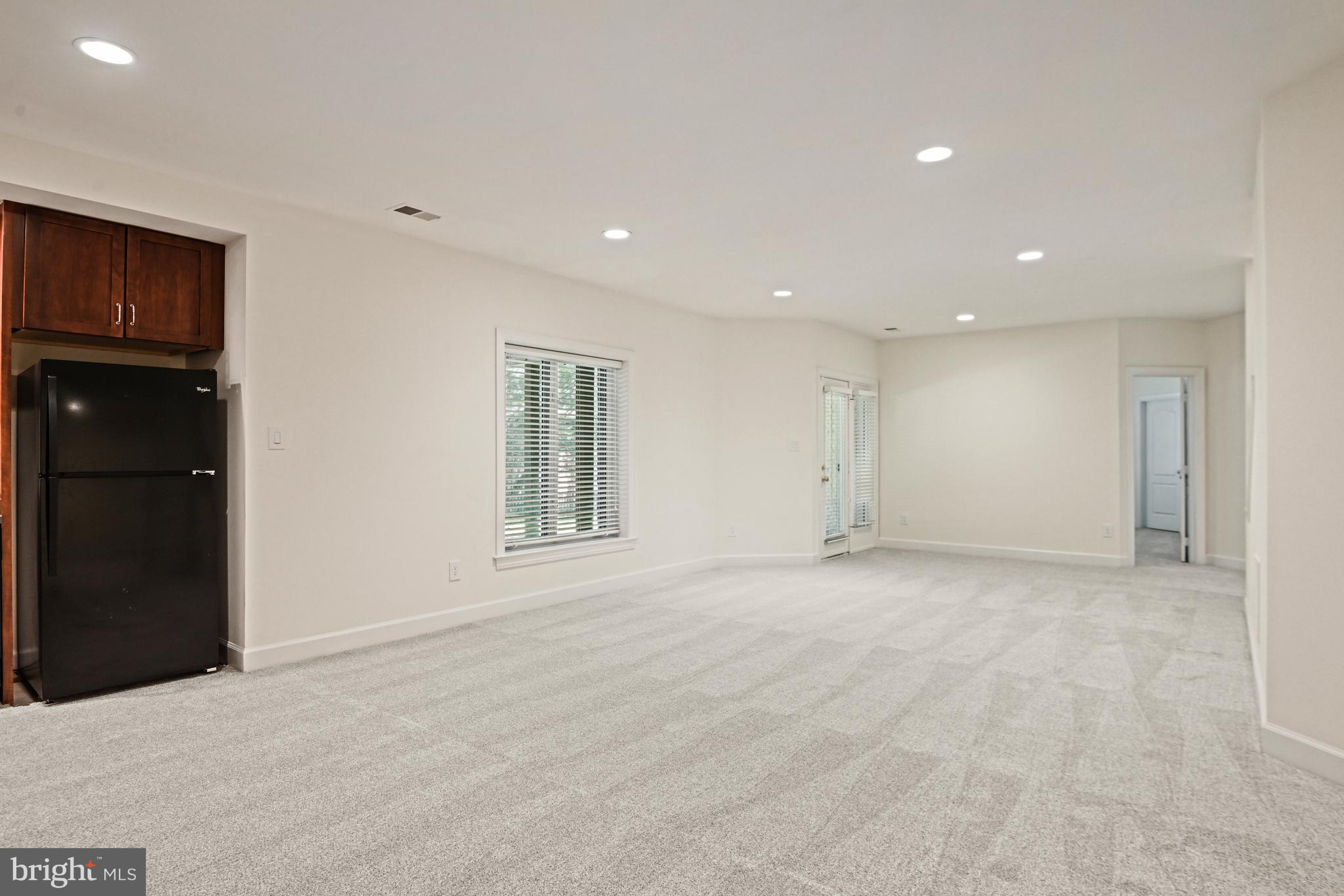 ONE CAMERON PLACE - Residential