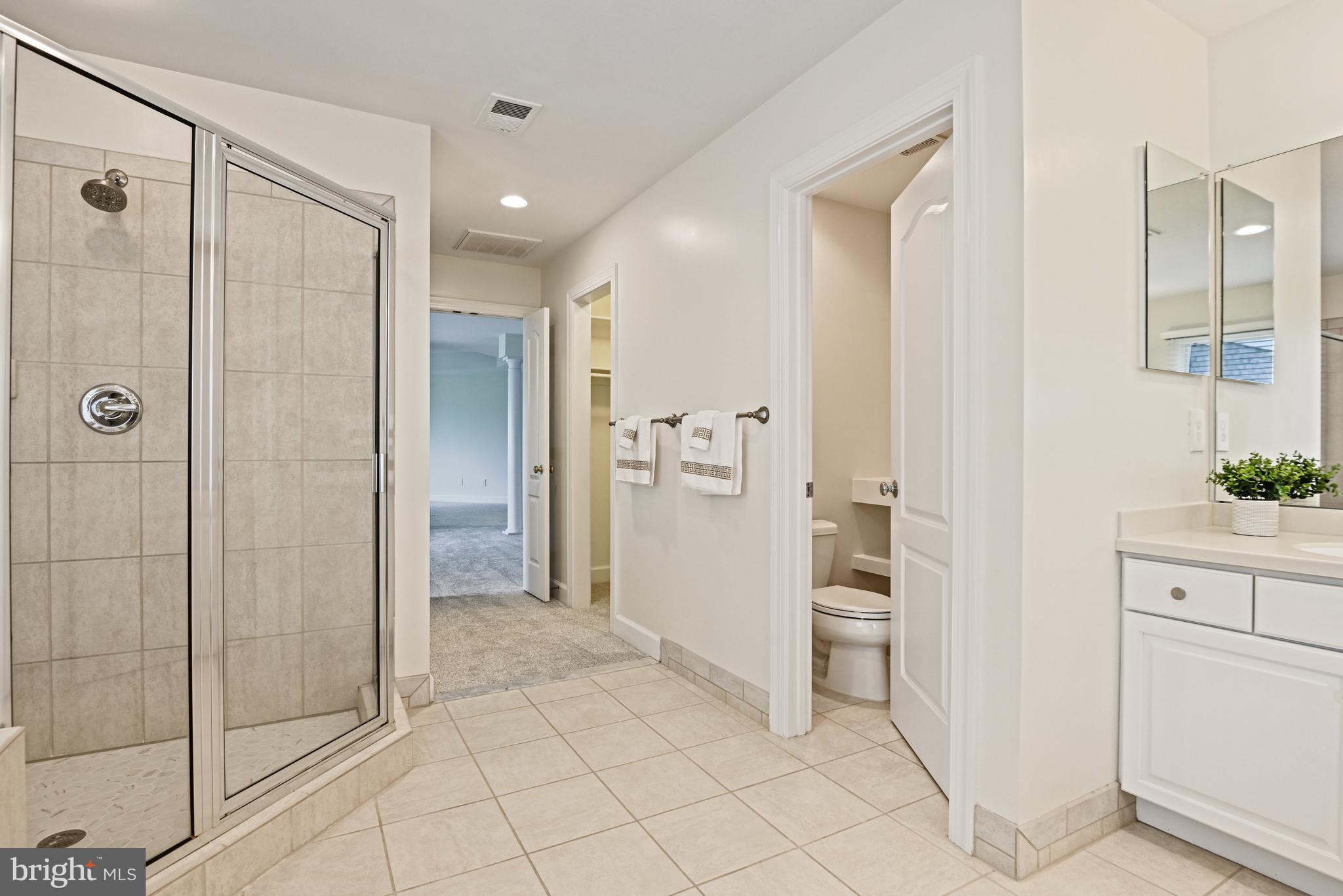 ONE CAMERON PLACE - Residential