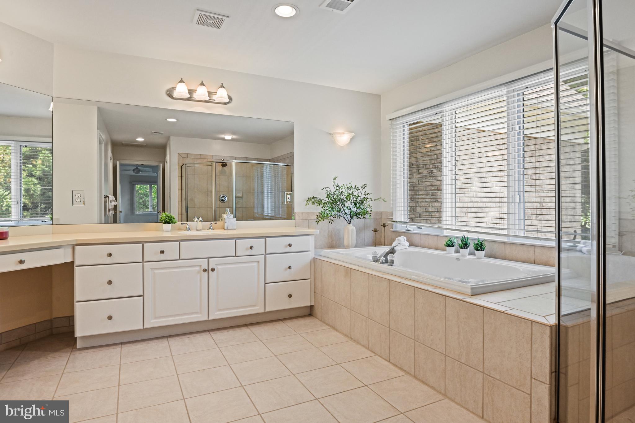 ONE CAMERON PLACE - Residential