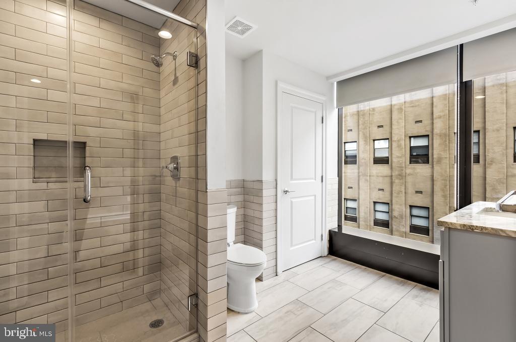 LOGAN SQUARE - Residential Lease