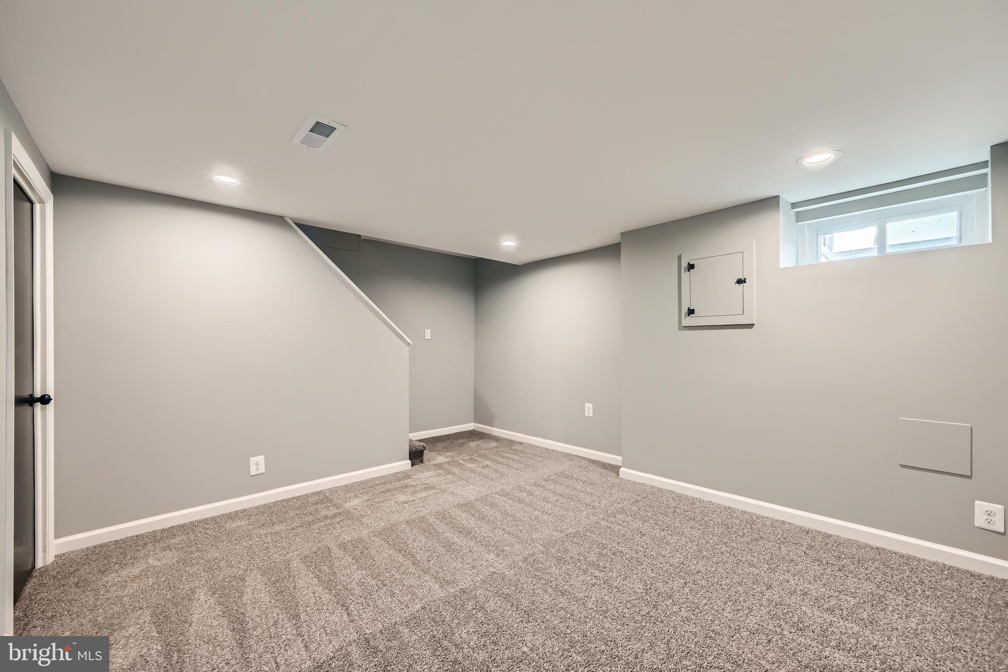 MERRITT HOMES - Residential