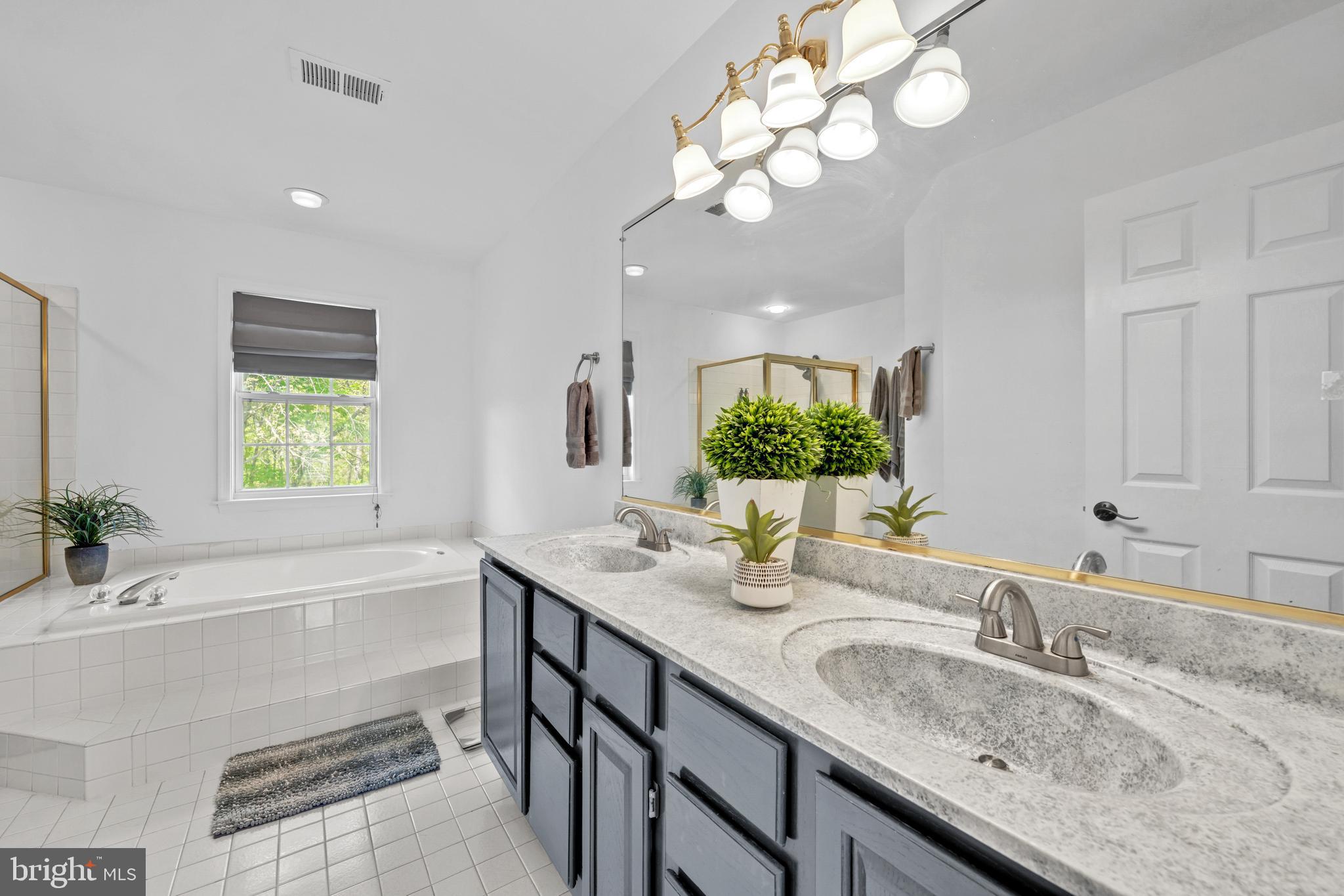 XANADU ESTATES - Residential