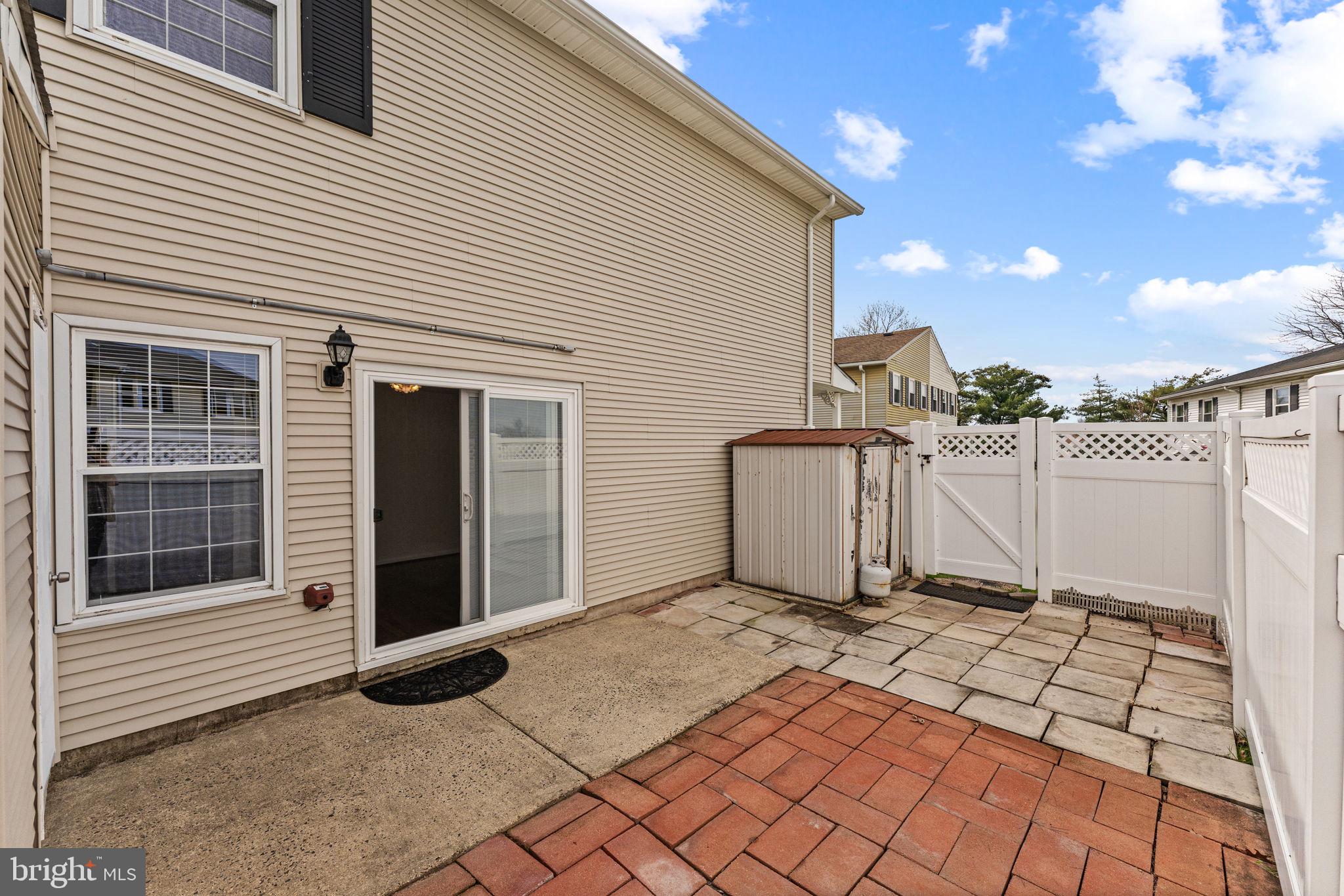 GREEN MEADOWS - Residential