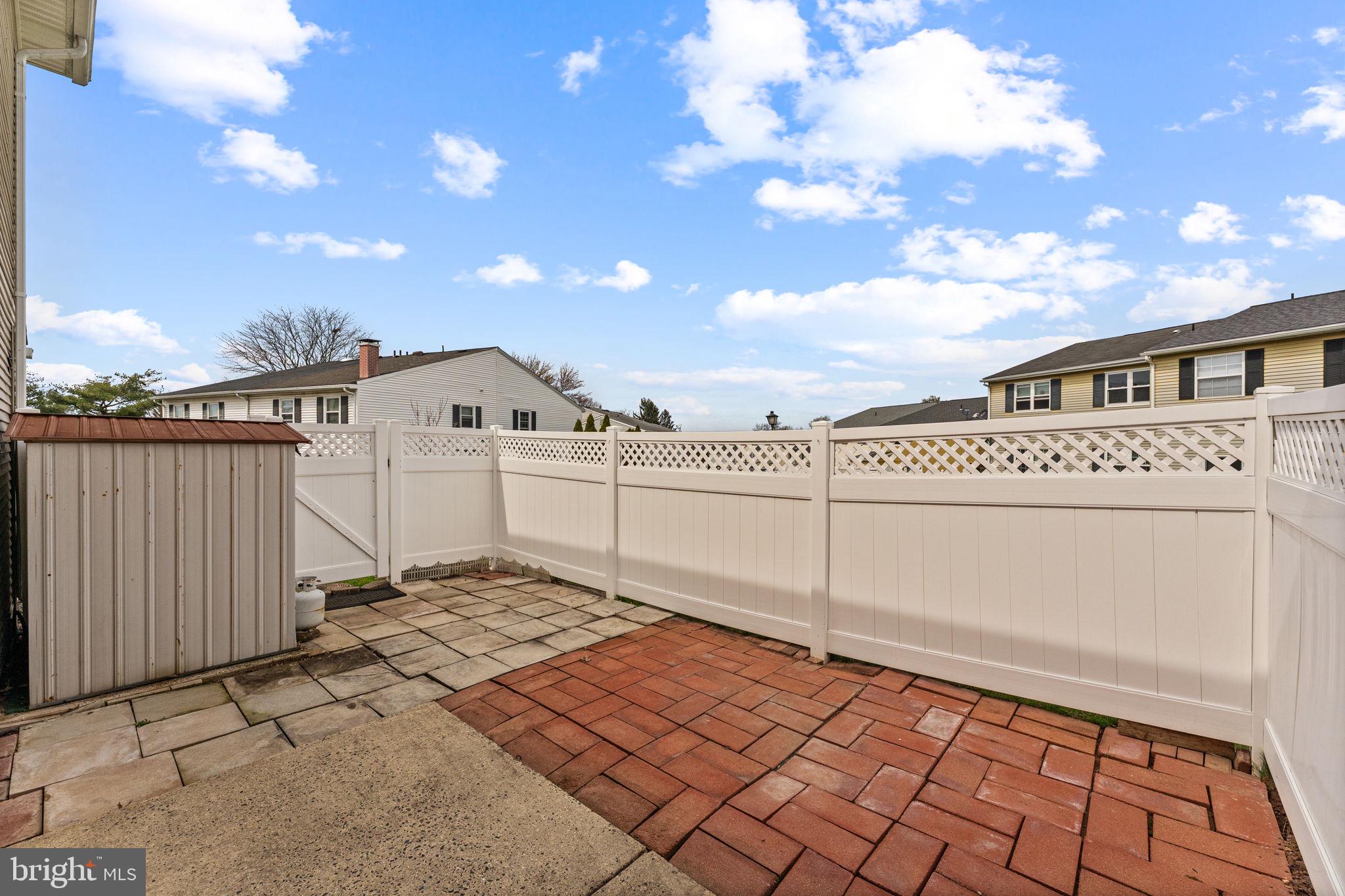 GREEN MEADOWS - Residential