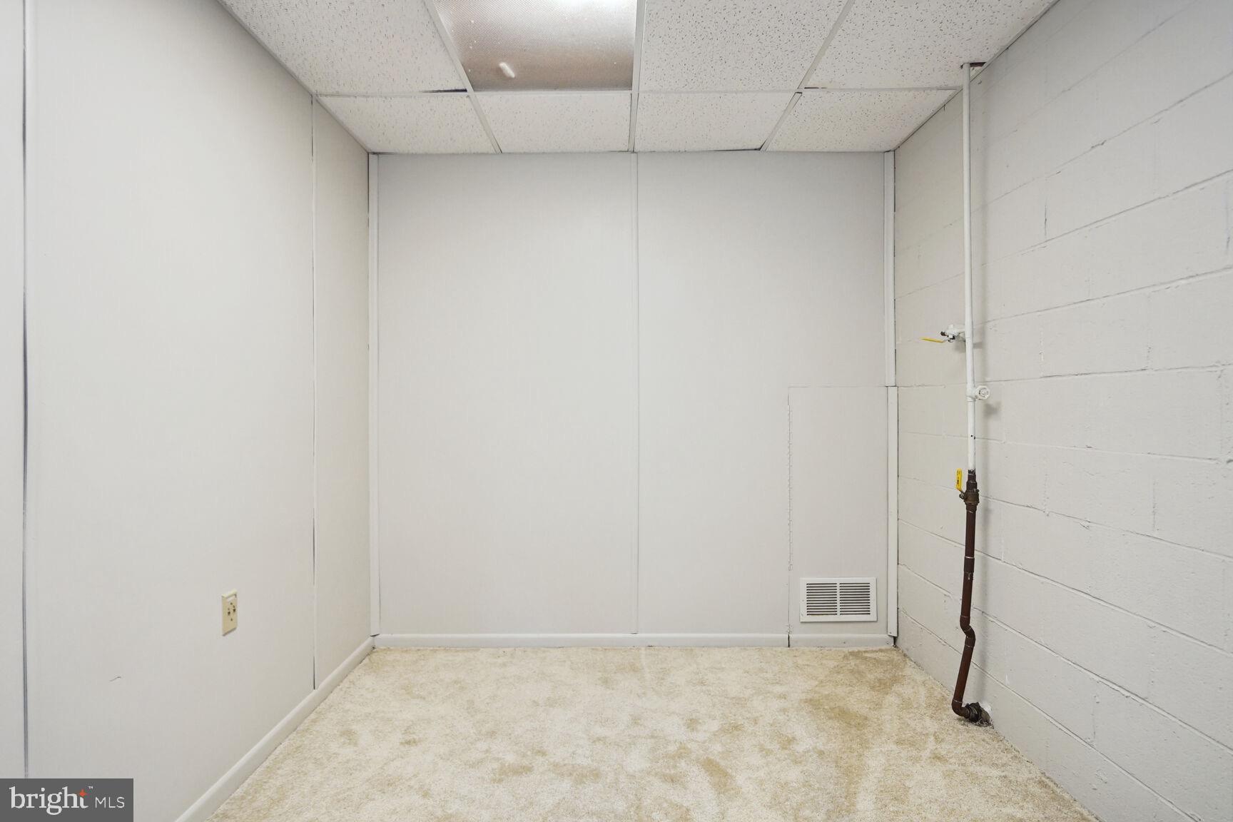 DUNN LORING GARDENS - Residential Lease