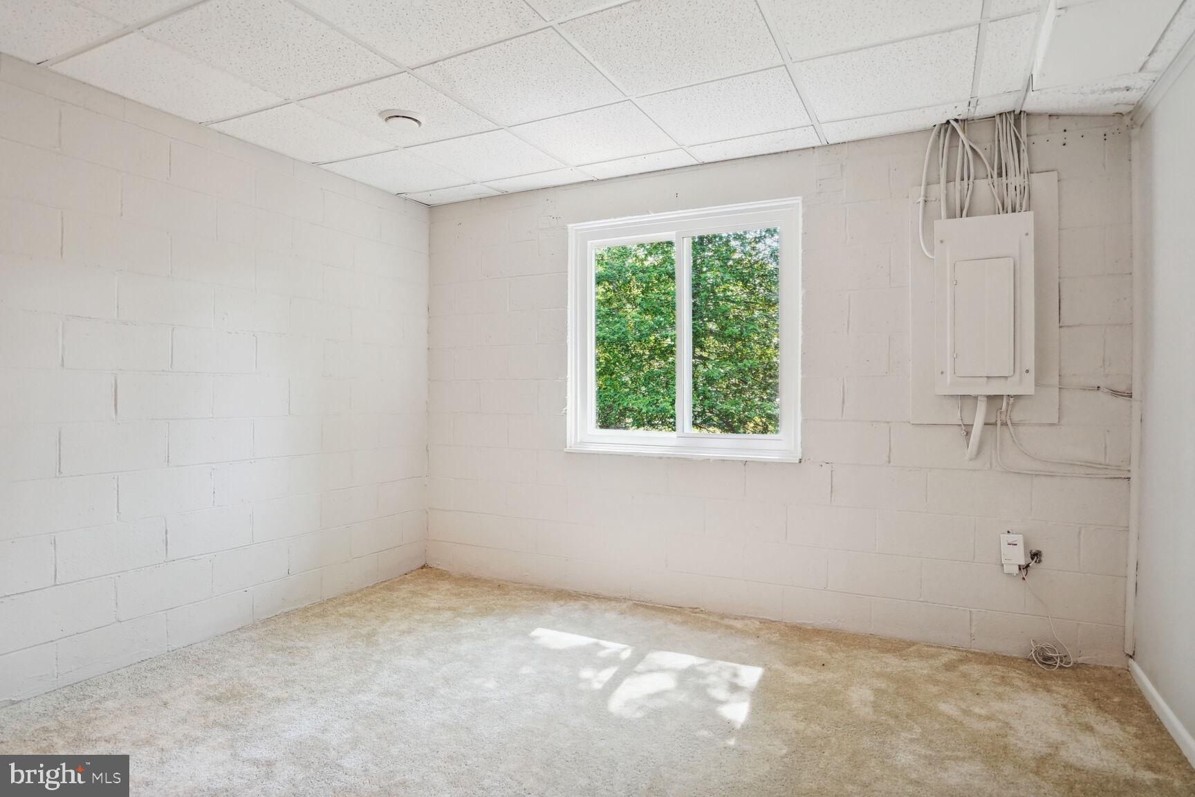 DUNN LORING GARDENS - Residential Lease