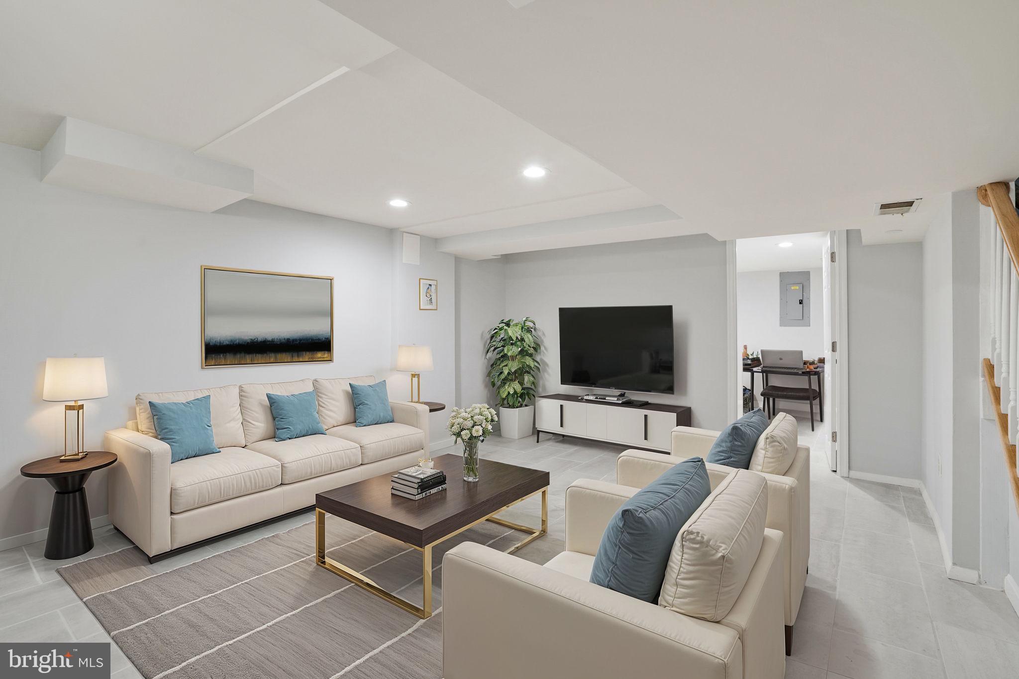 BROYHILL PARK - Residential