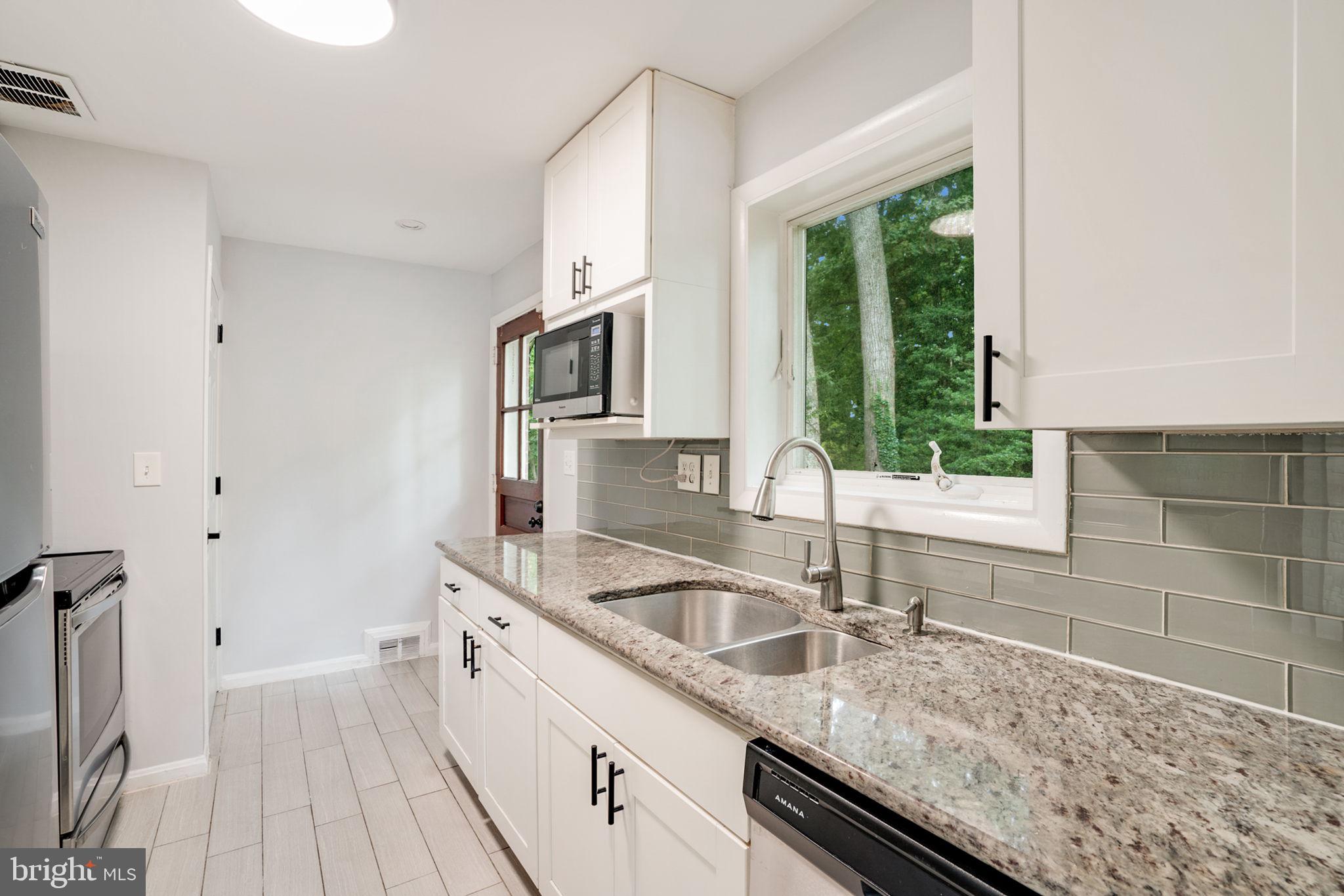 BROYHILL PARK - Residential