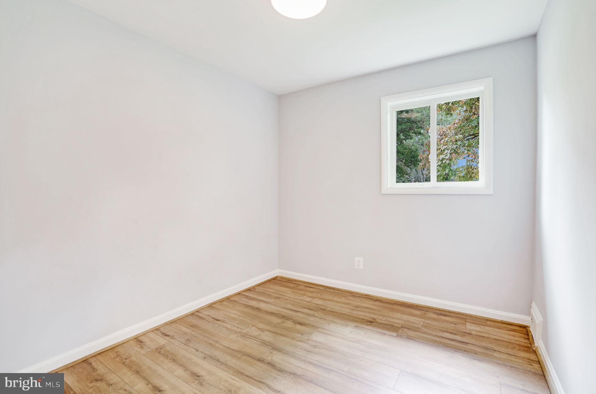 BROYHILL PARK - Residential