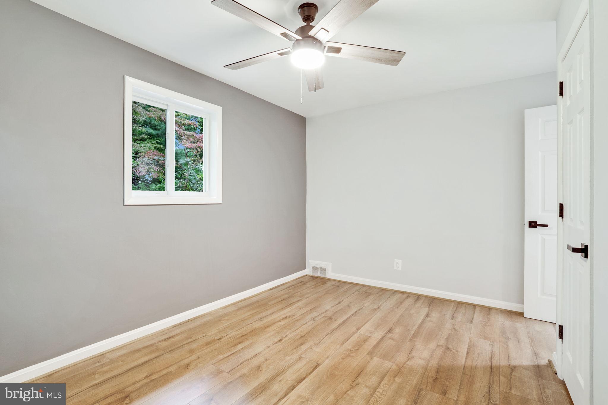 BROYHILL PARK - Residential