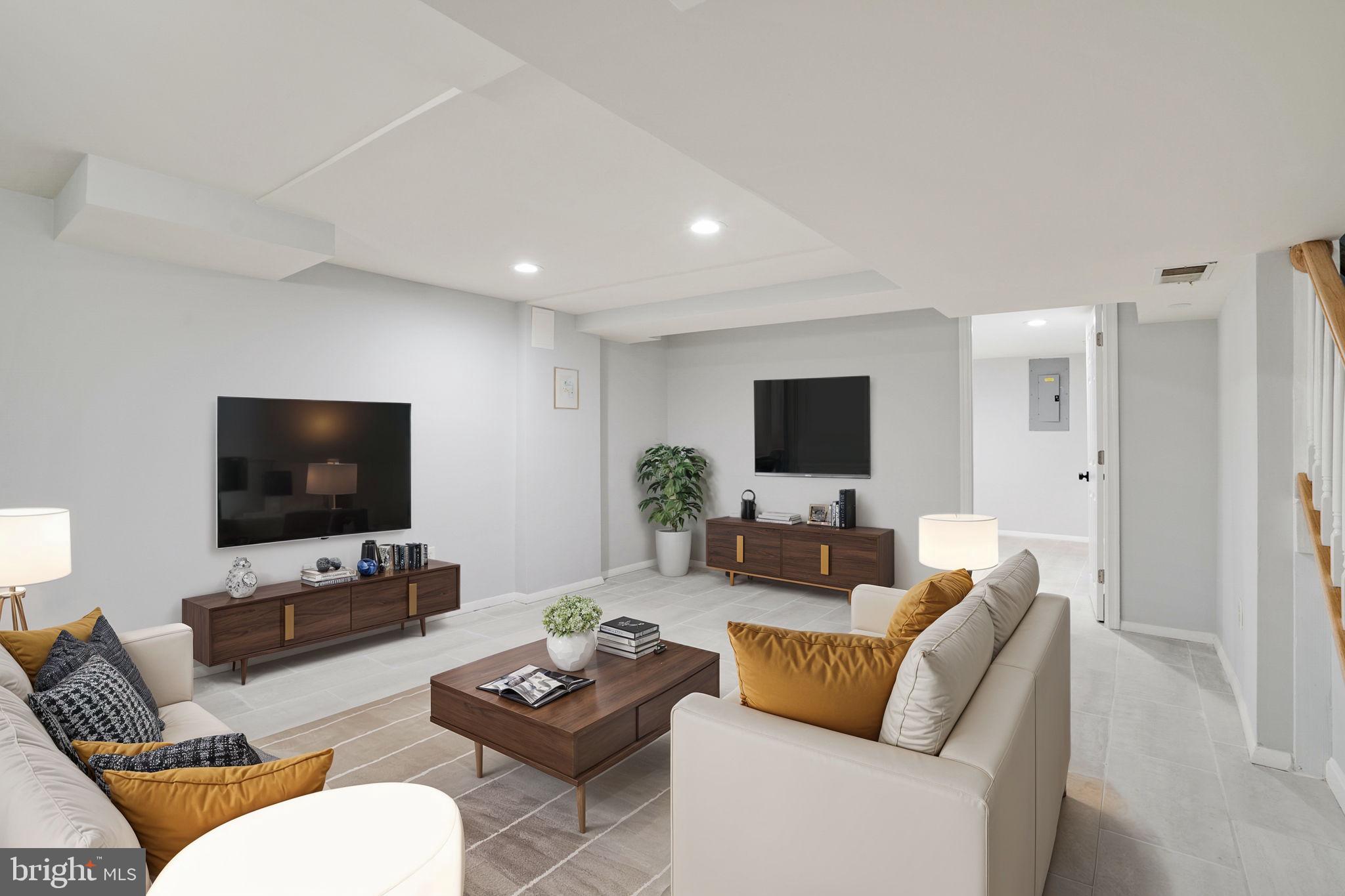 BROYHILL PARK - Residential