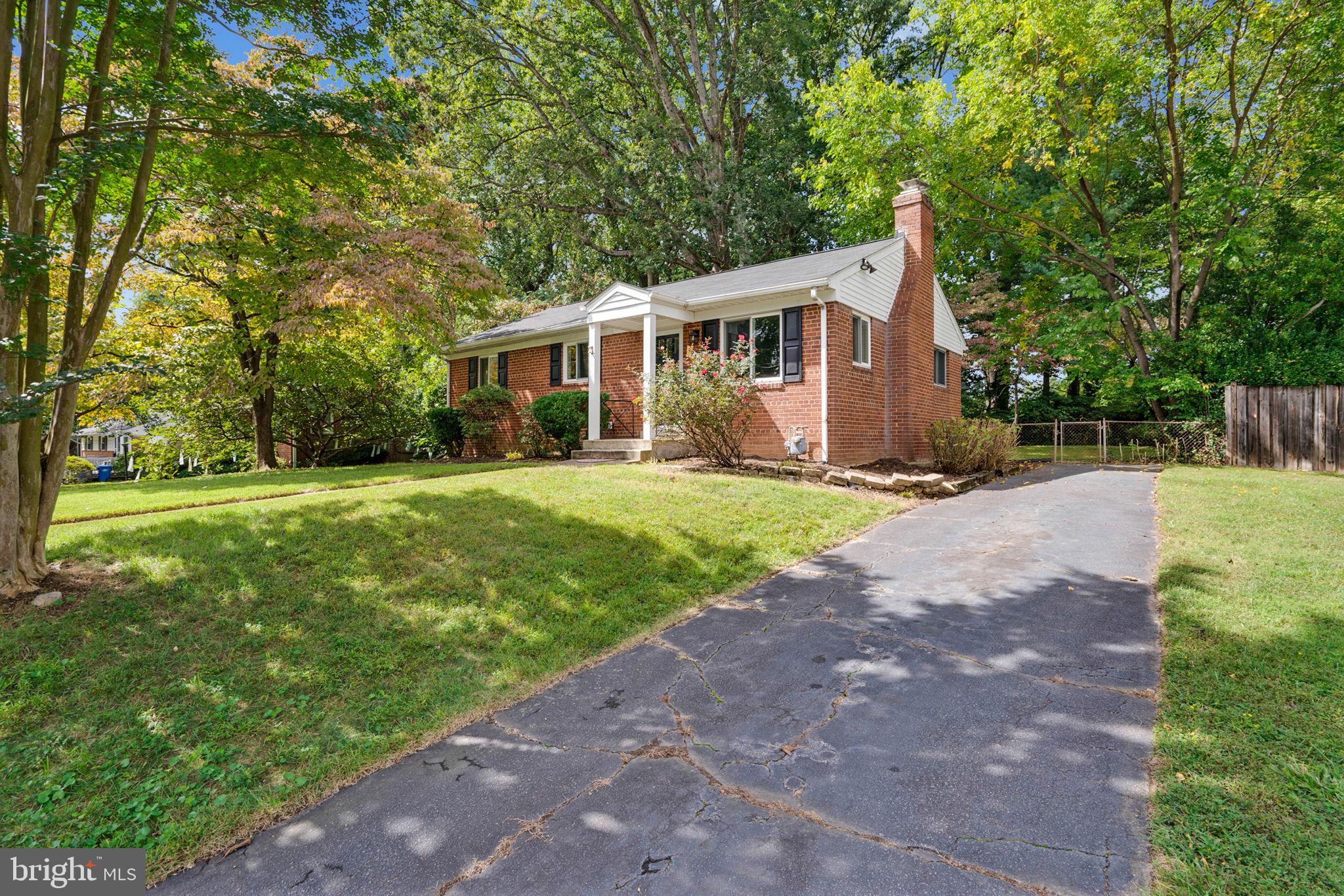 BROYHILL PARK - Residential