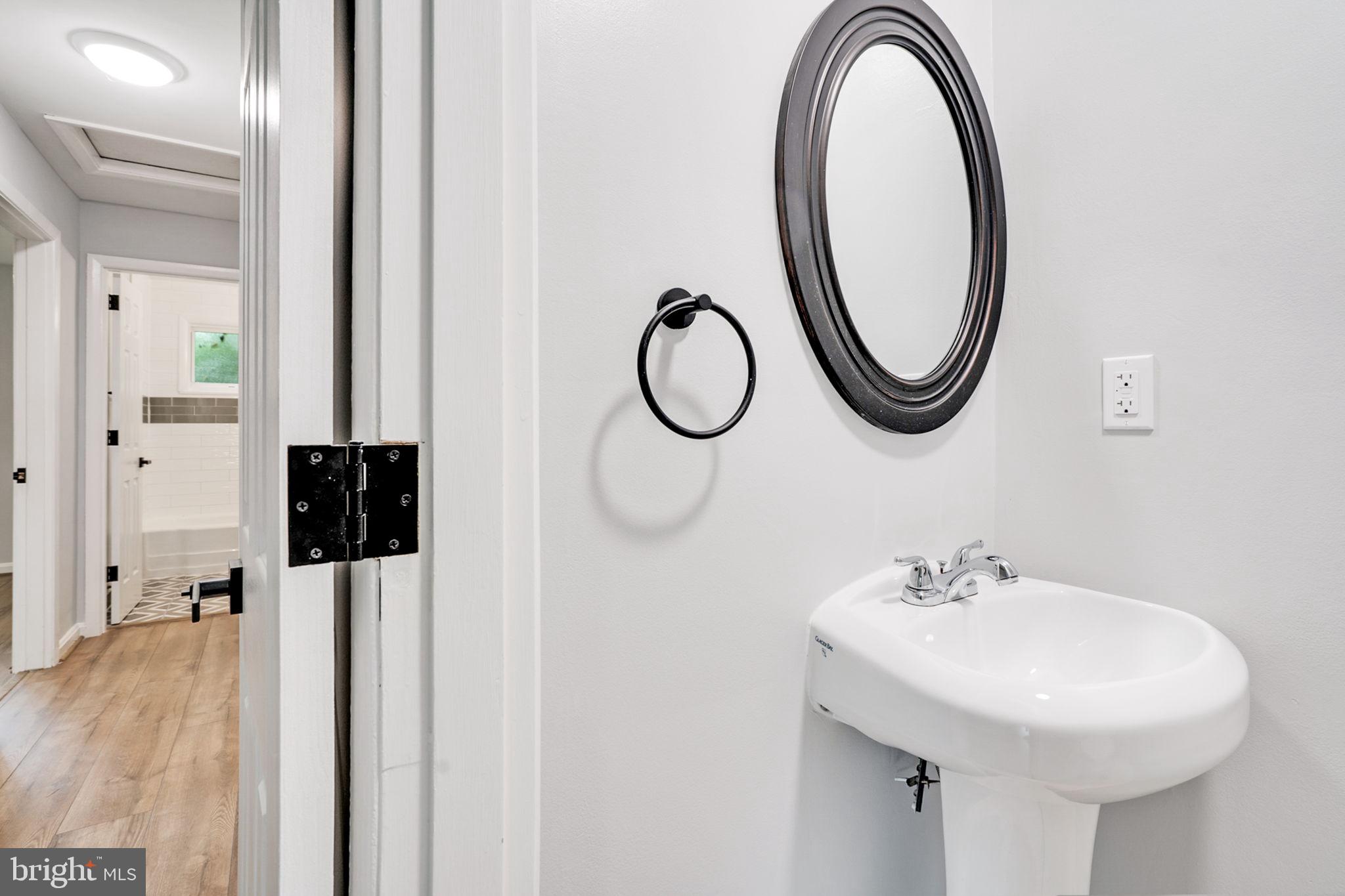 BROYHILL PARK - Residential