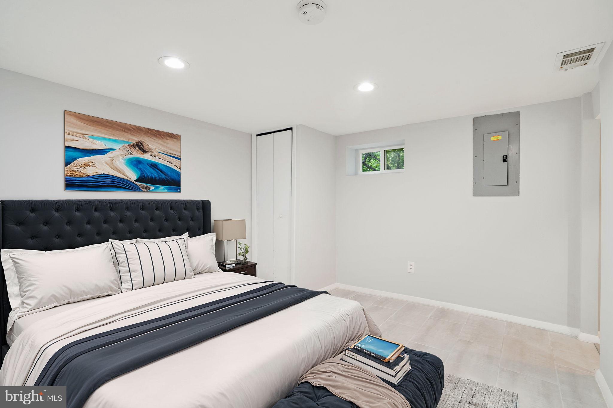 BROYHILL PARK - Residential