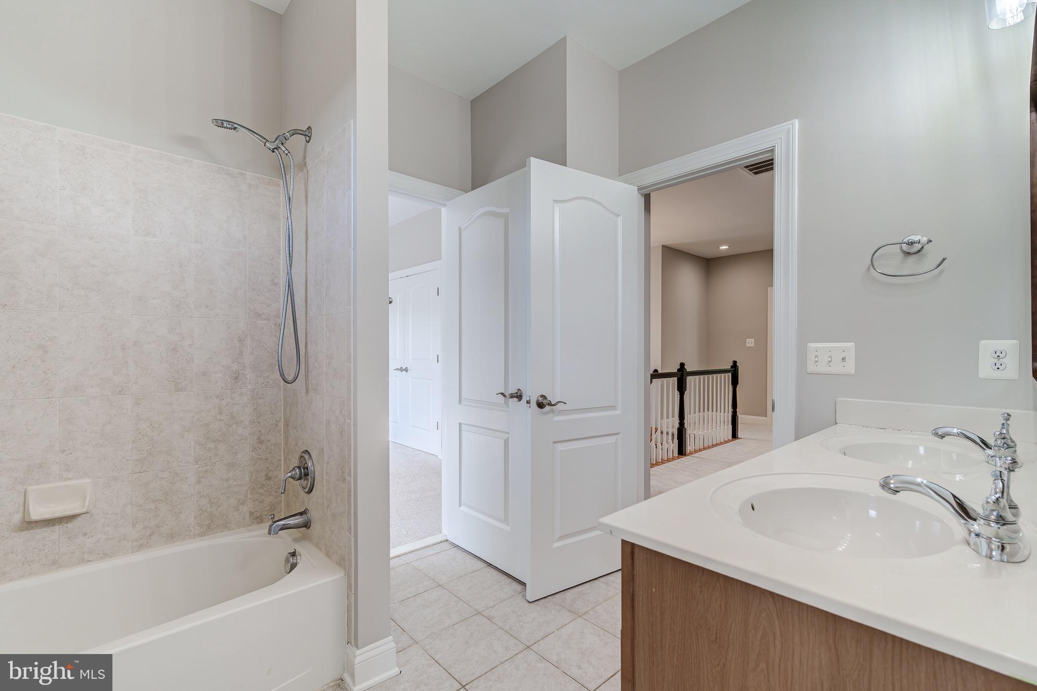 HAMLET AT LEESBURG - Residential