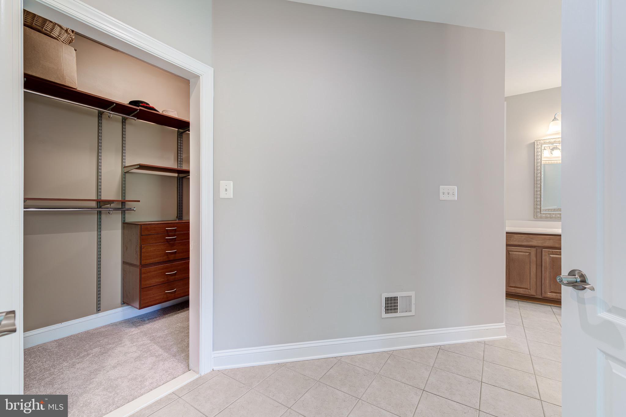 HAMLET AT LEESBURG - Residential