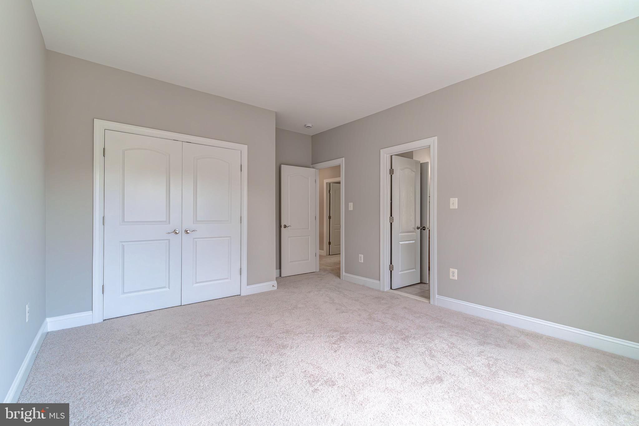 HAMLET AT LEESBURG - Residential