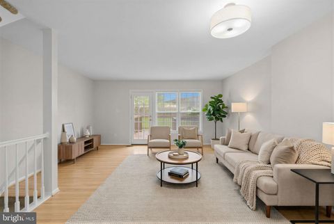 8640 DELLWAY LANE VIENNA VA 22180