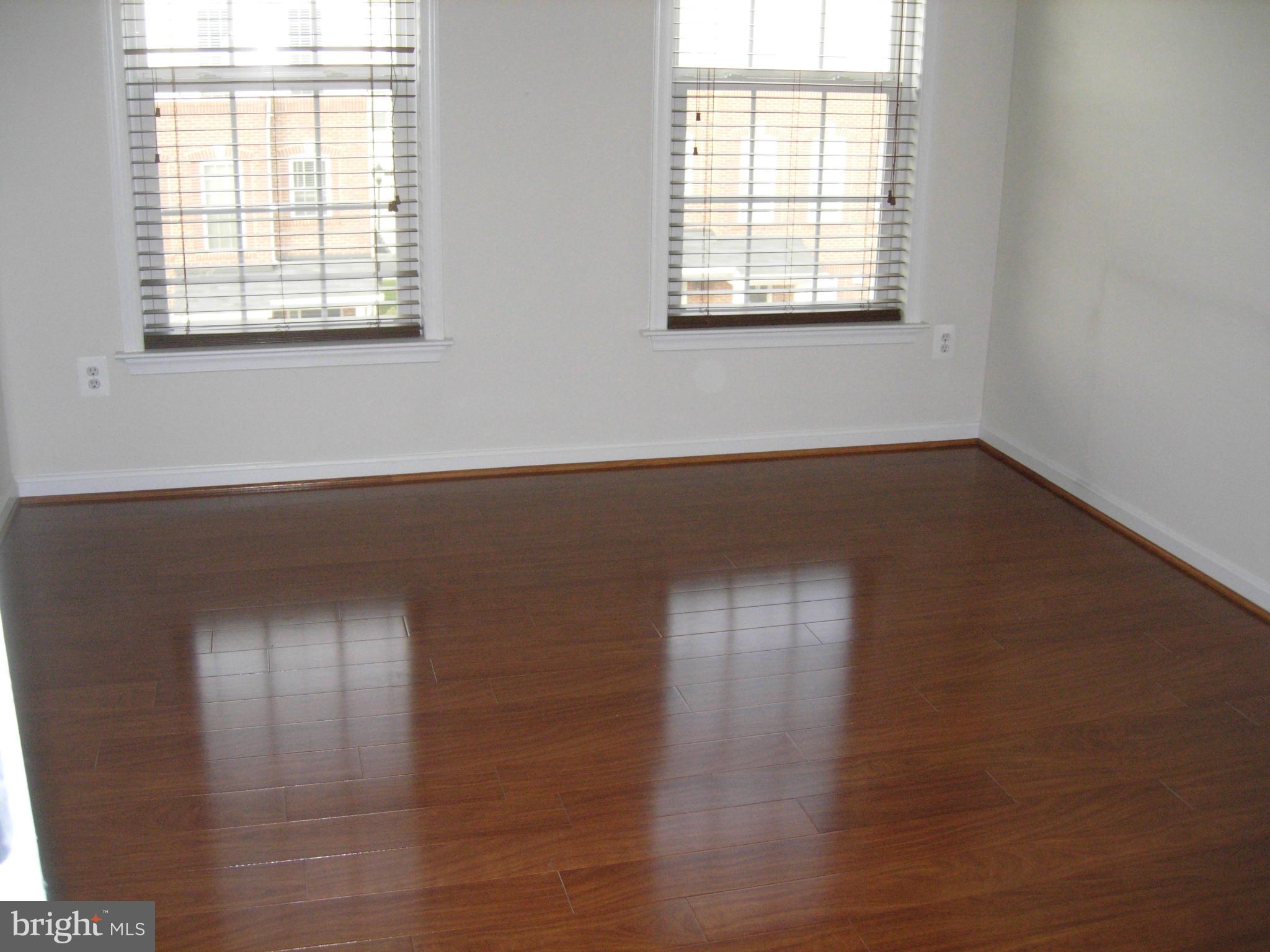 LANSDOWNE TOWN CENTER - Residential Lease