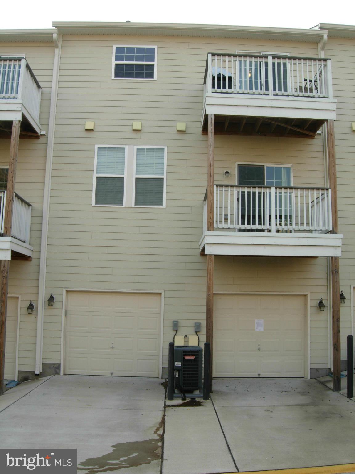 LANSDOWNE TOWN CENTER - Residential Lease