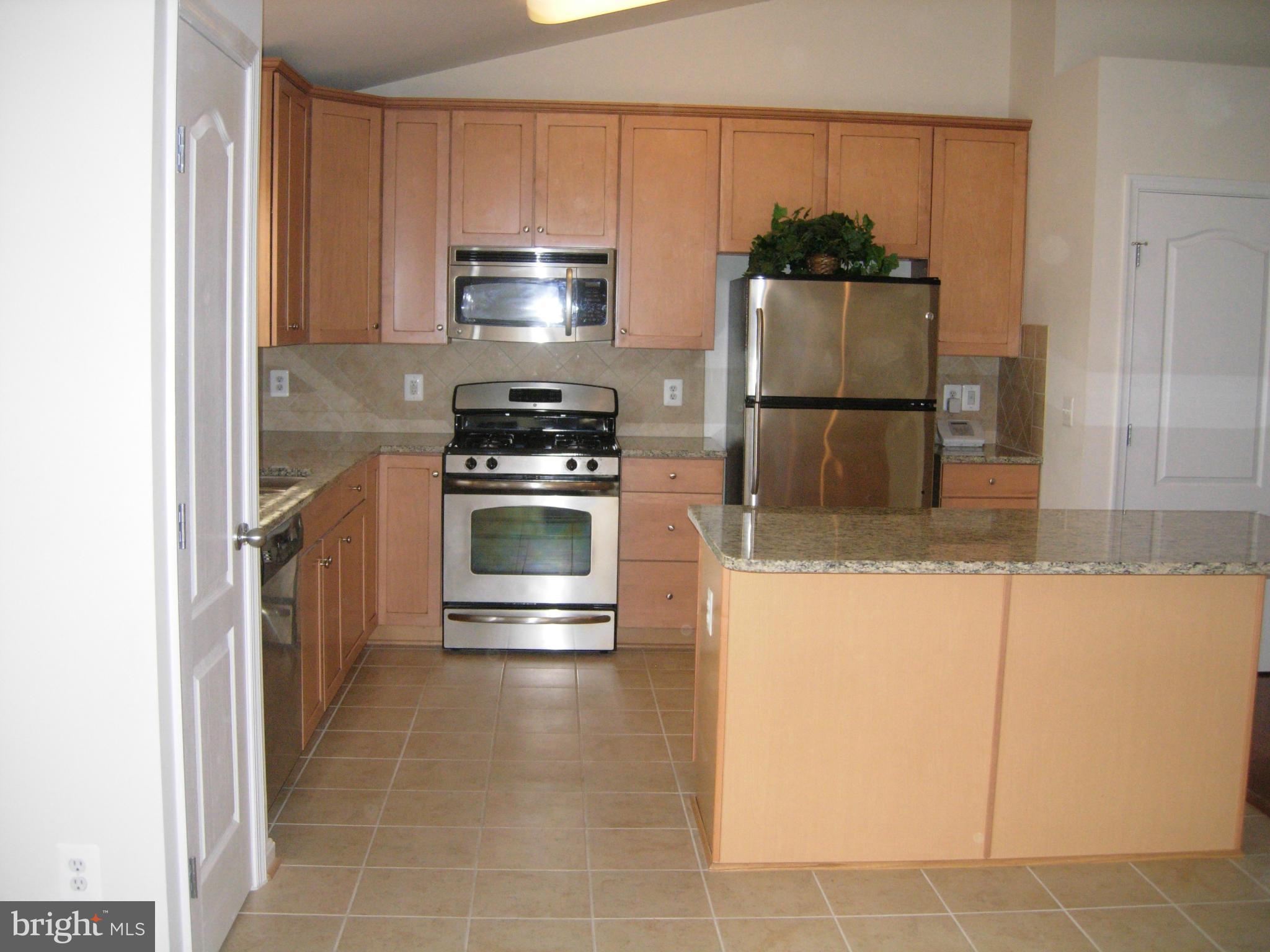 LANSDOWNE TOWN CENTER - Residential Lease