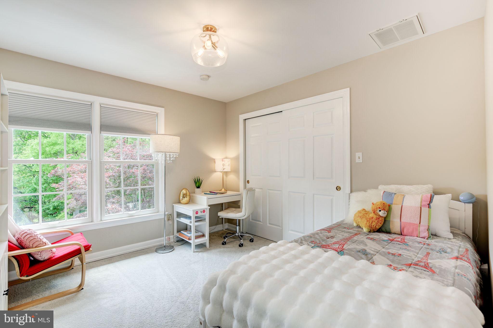 FOXLAIR ACRES - Residential Lease