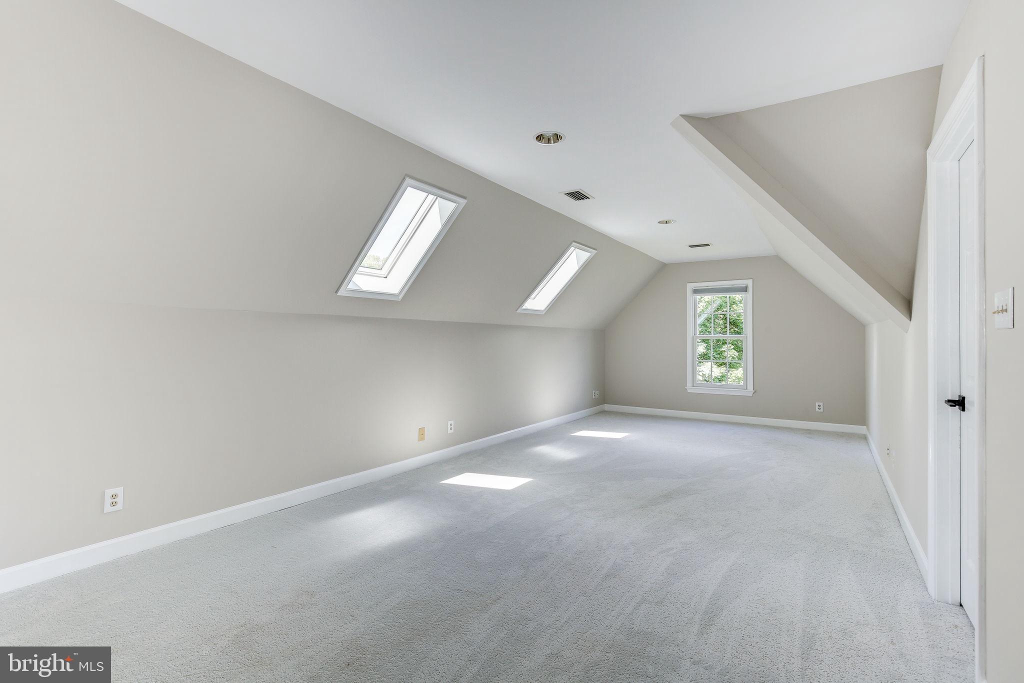 FOXLAIR ACRES - Residential Lease