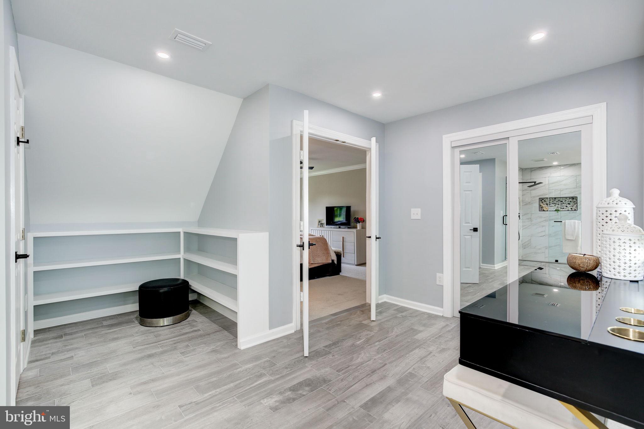 FOXLAIR ACRES - Residential Lease