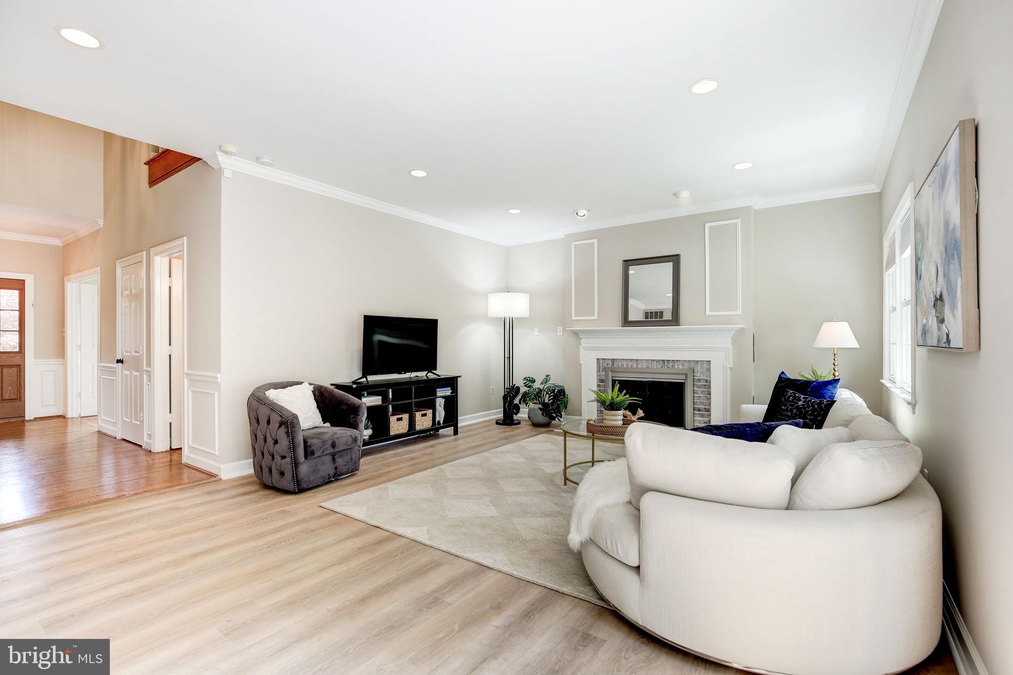 FOXLAIR ACRES - Residential Lease