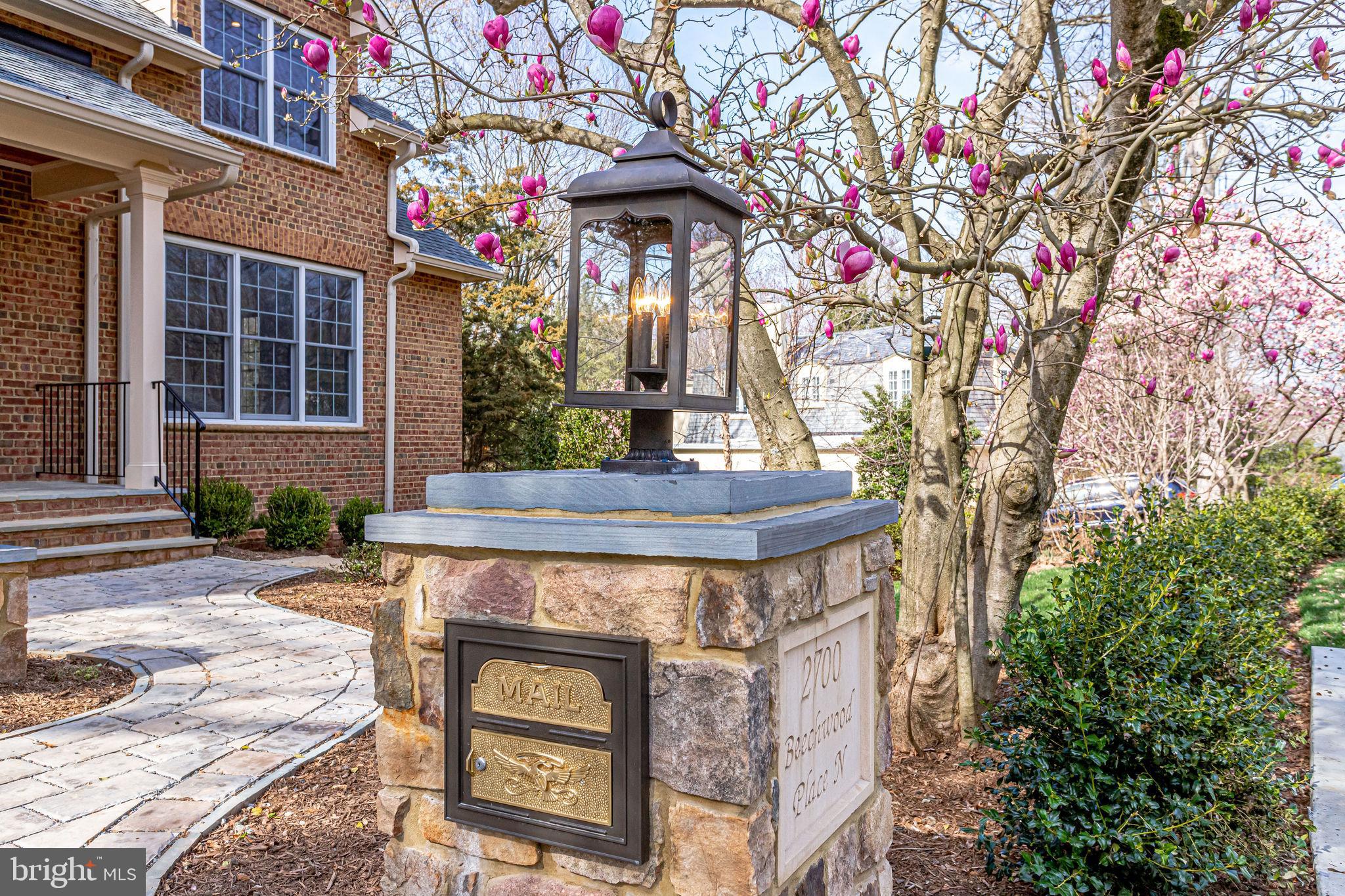 POMPONIO TERRACE - Residential