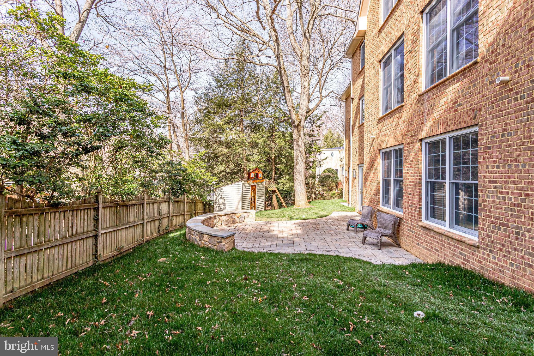 POMPONIO TERRACE - Residential