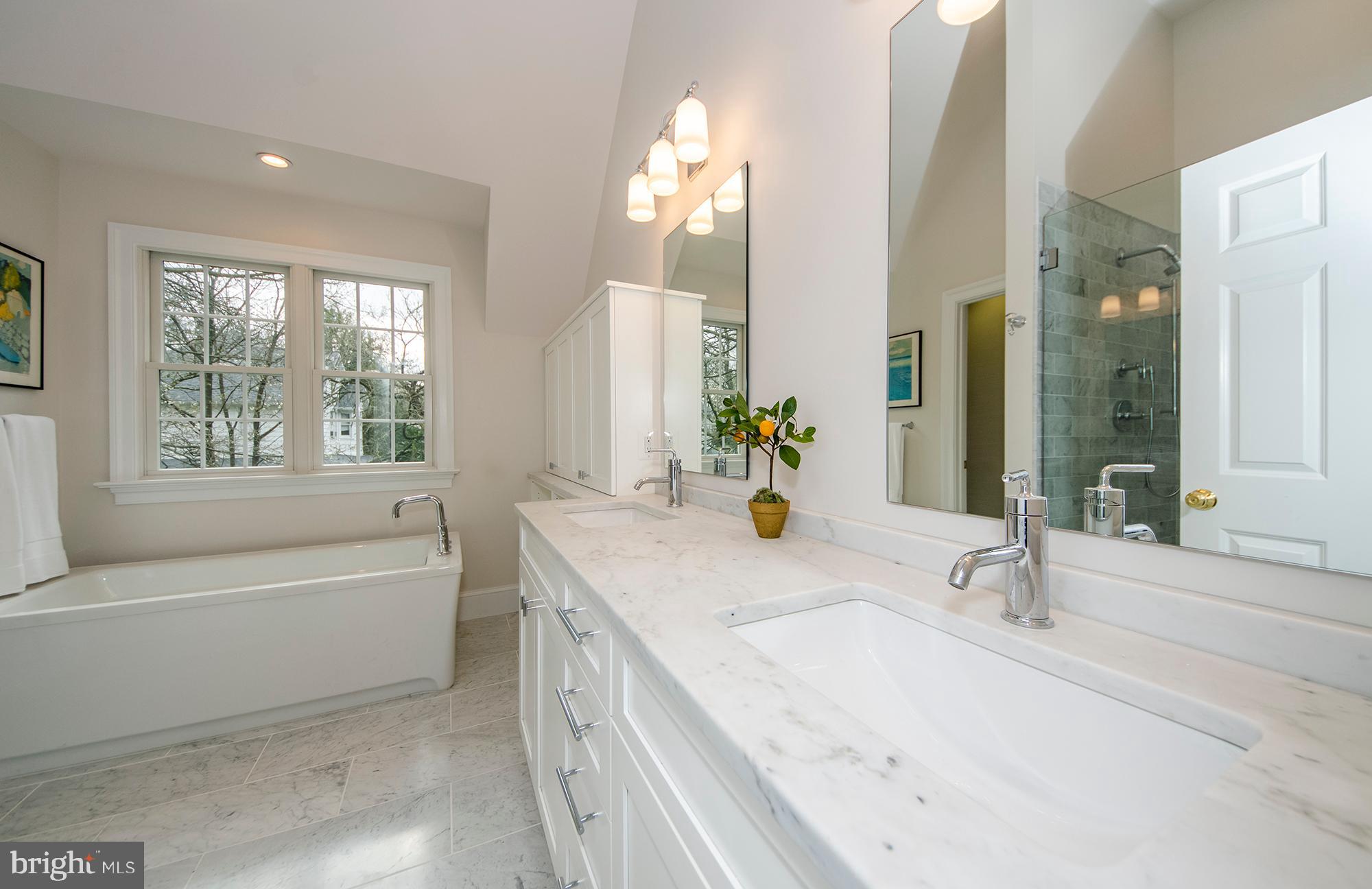 POMPONIO TERRACE - Residential