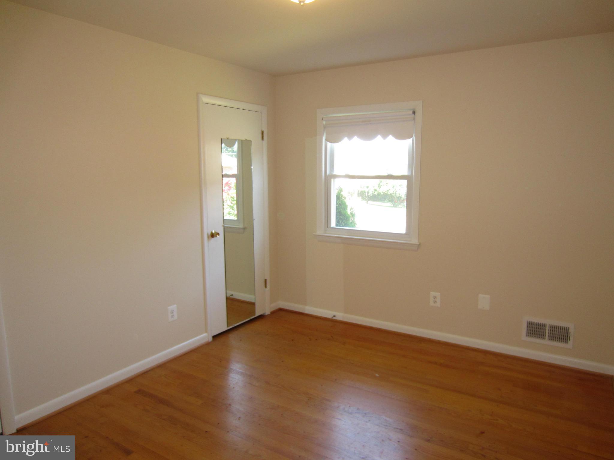 HICKORY KNOLL - Residential Lease