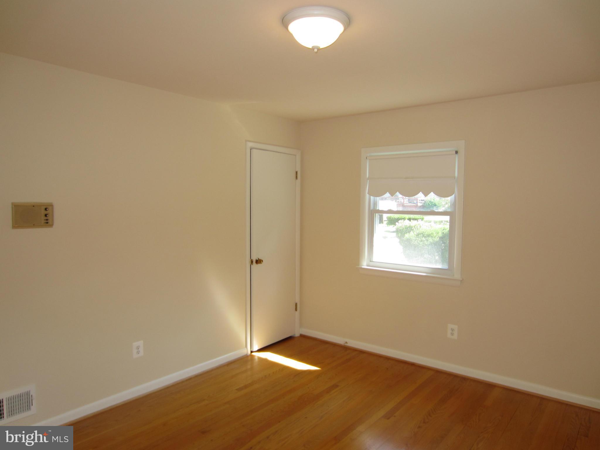 HICKORY KNOLL - Residential Lease