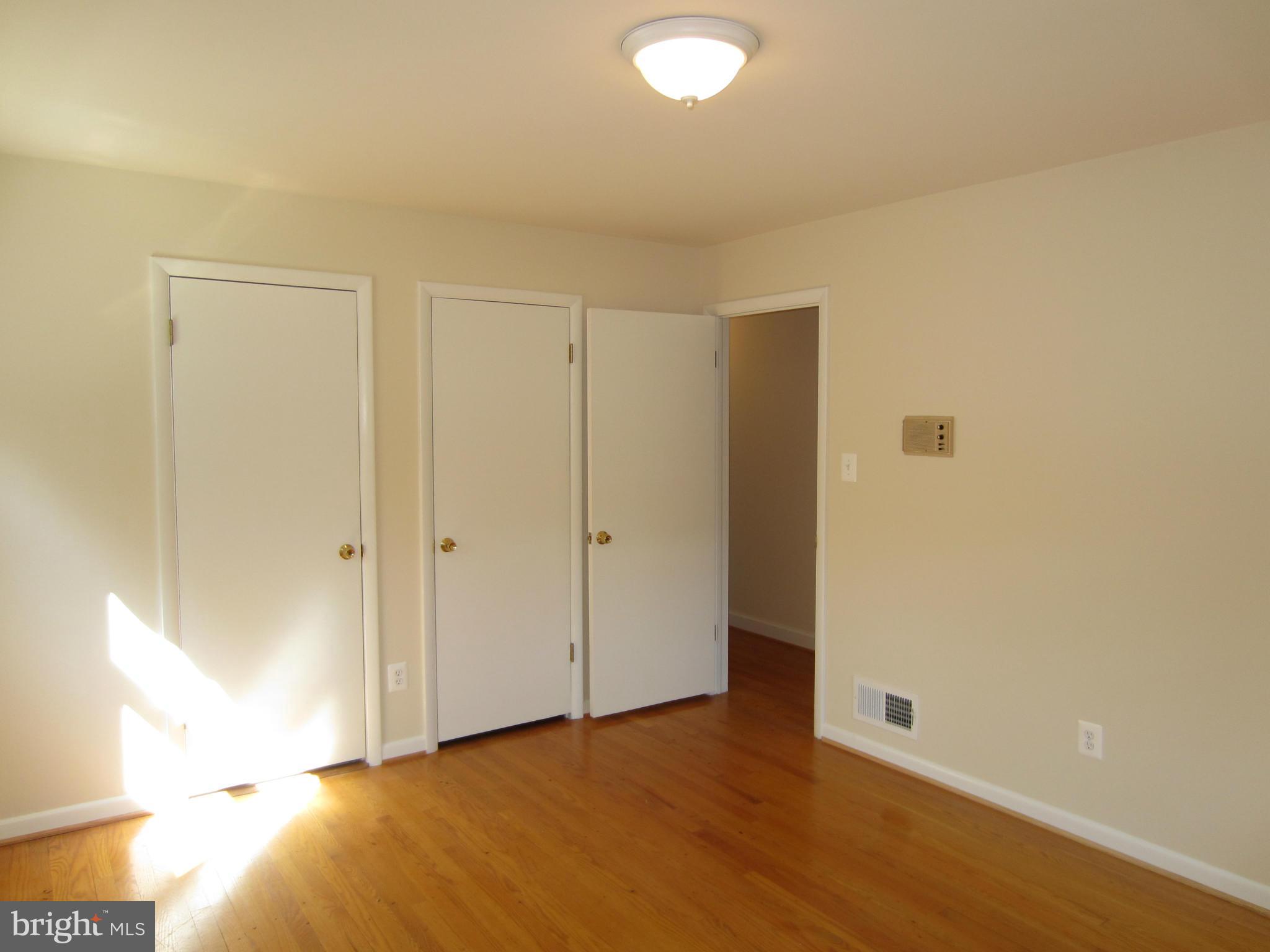 HICKORY KNOLL - Residential Lease