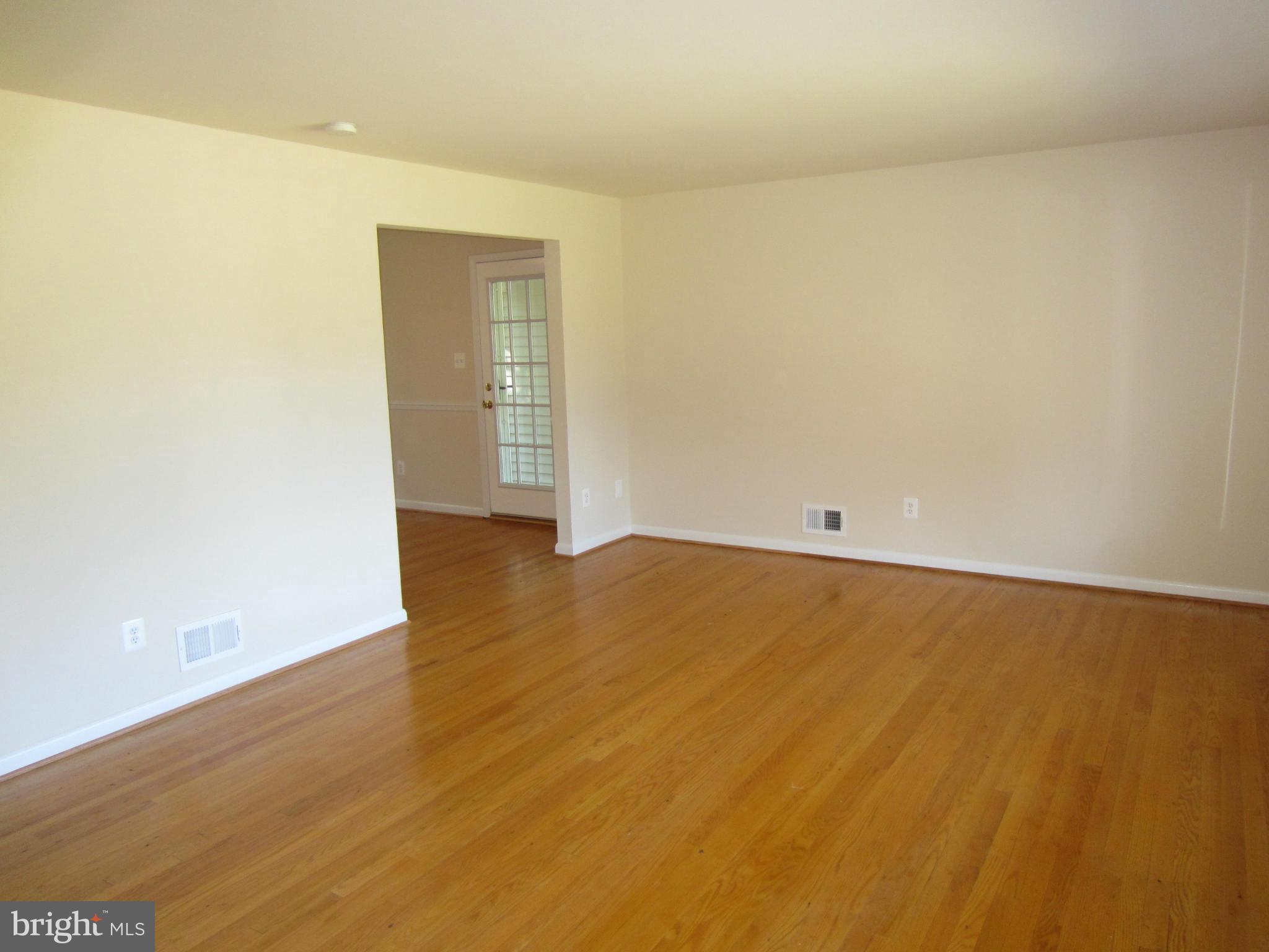 HICKORY KNOLL - Residential Lease