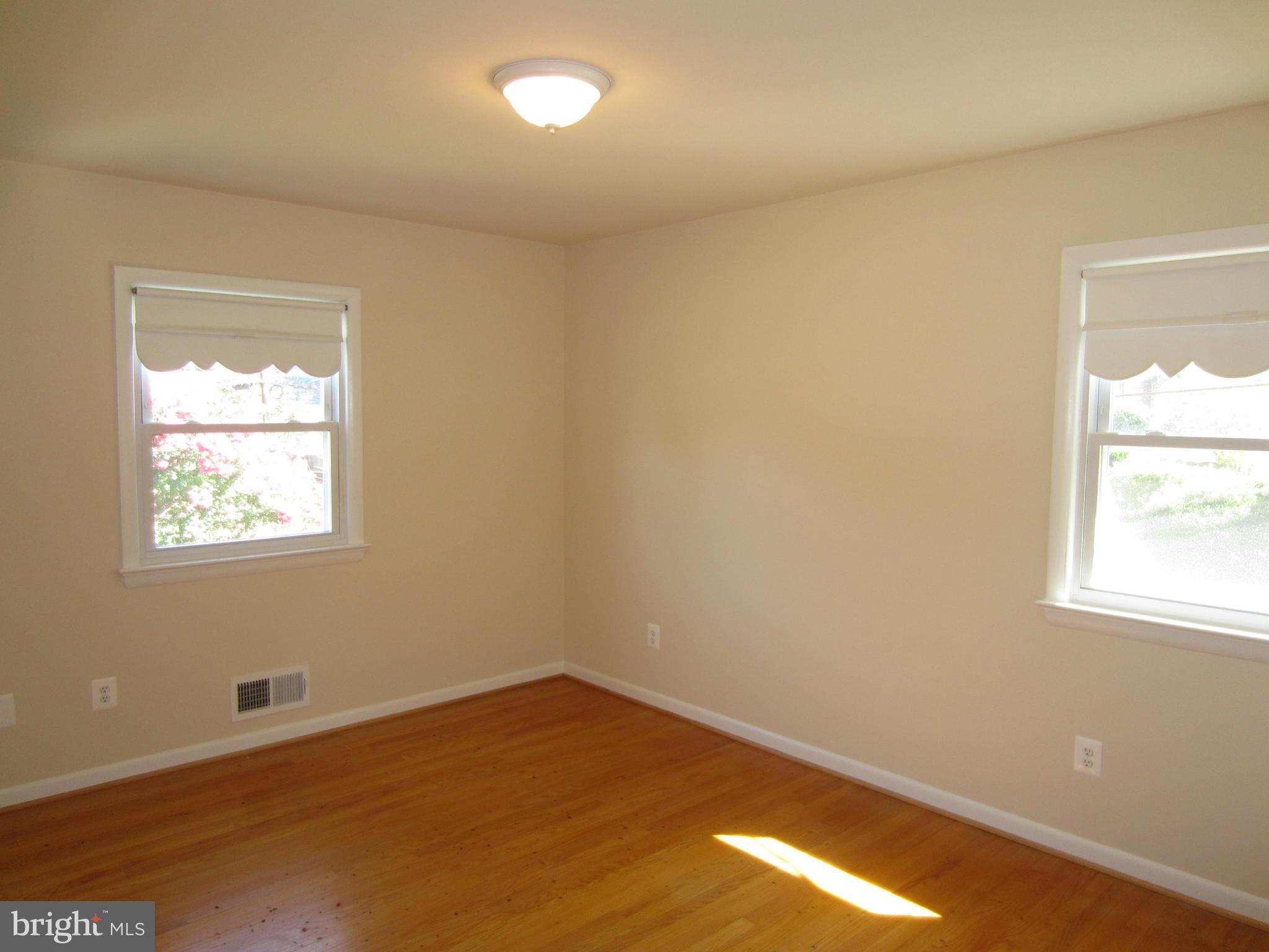 HICKORY KNOLL - Residential Lease