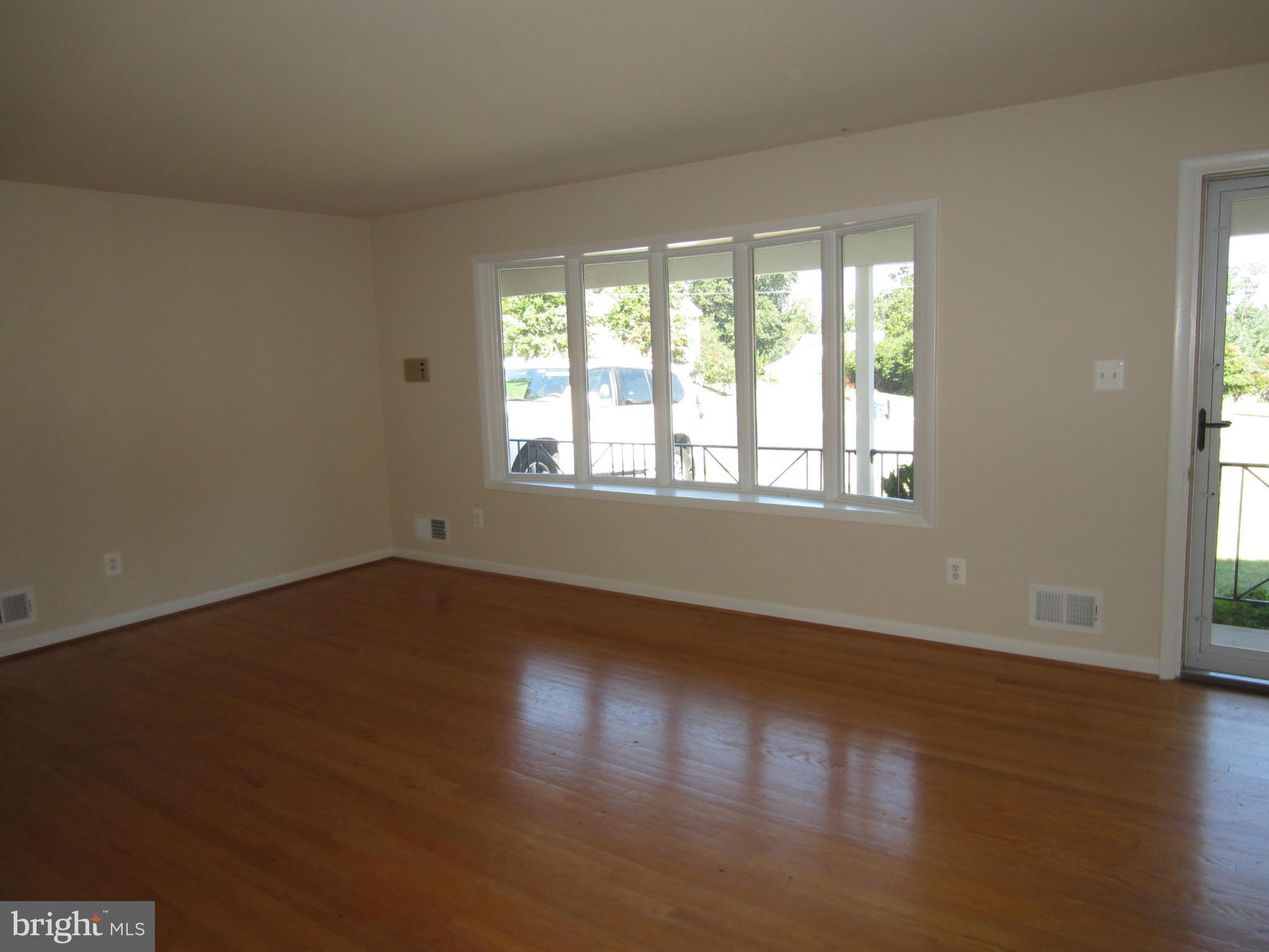 HICKORY KNOLL - Residential Lease