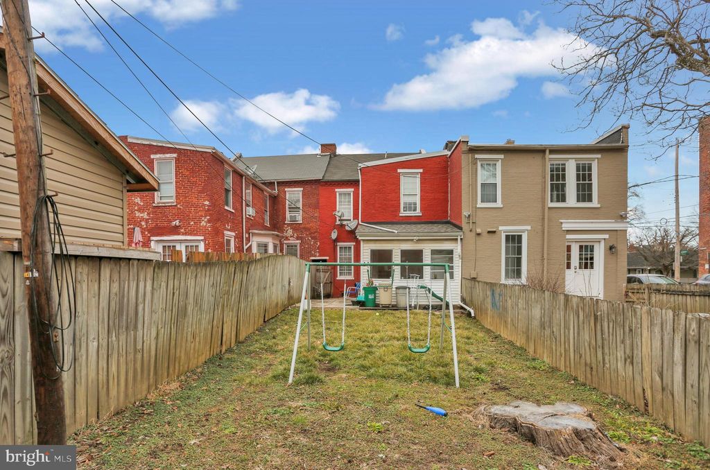 Photo of 252 E WALNUT ST, LANCASTER, PA 17602 (MLS # PALA2030128)