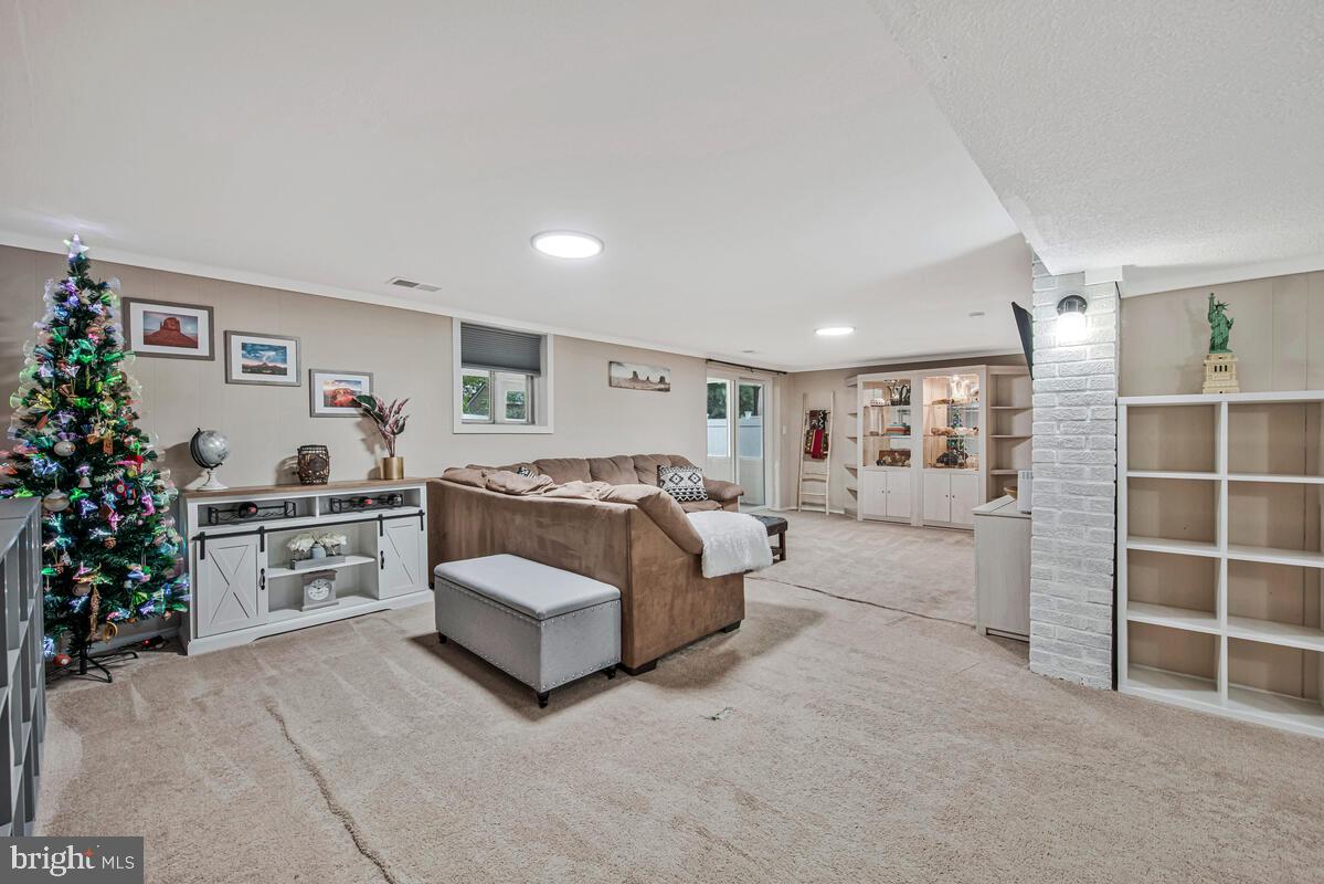 THE HIGHLANDS - Residential