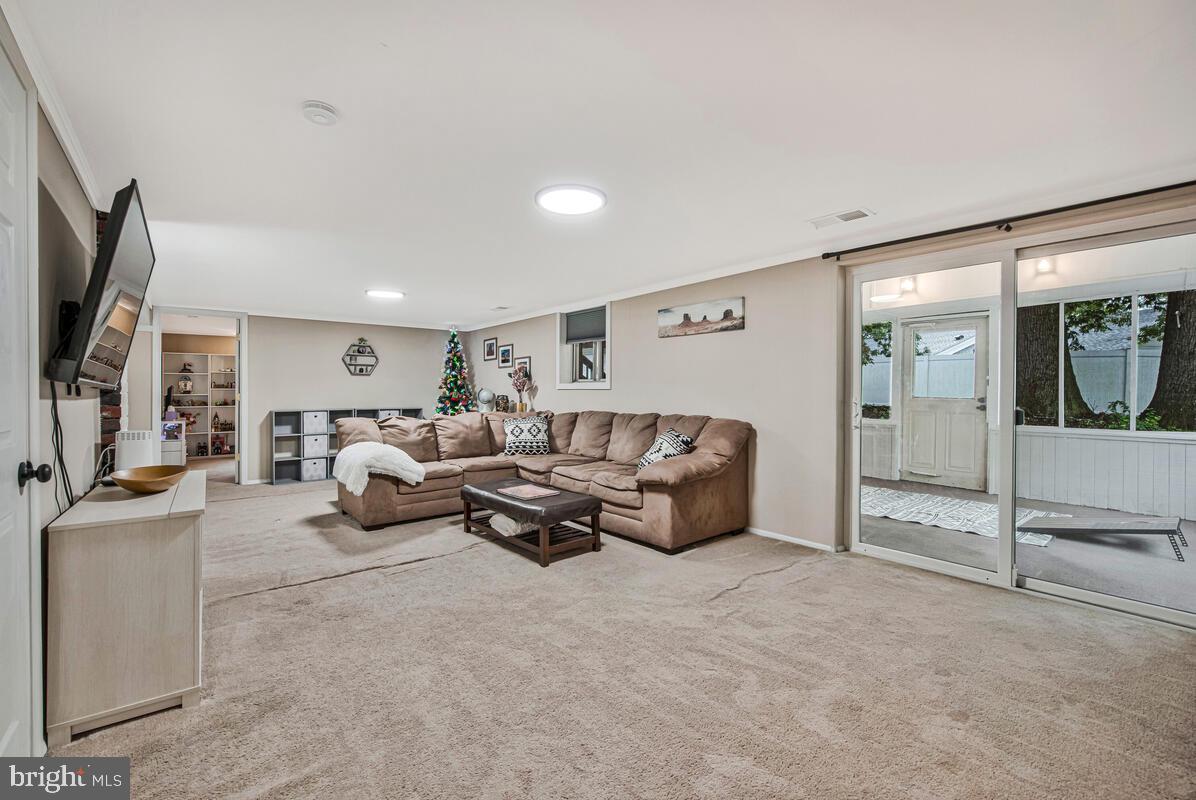 THE HIGHLANDS - Residential