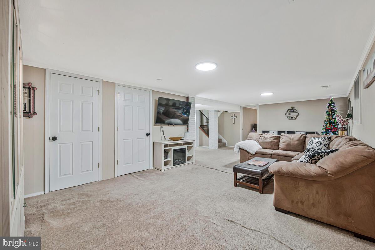 THE HIGHLANDS - Residential