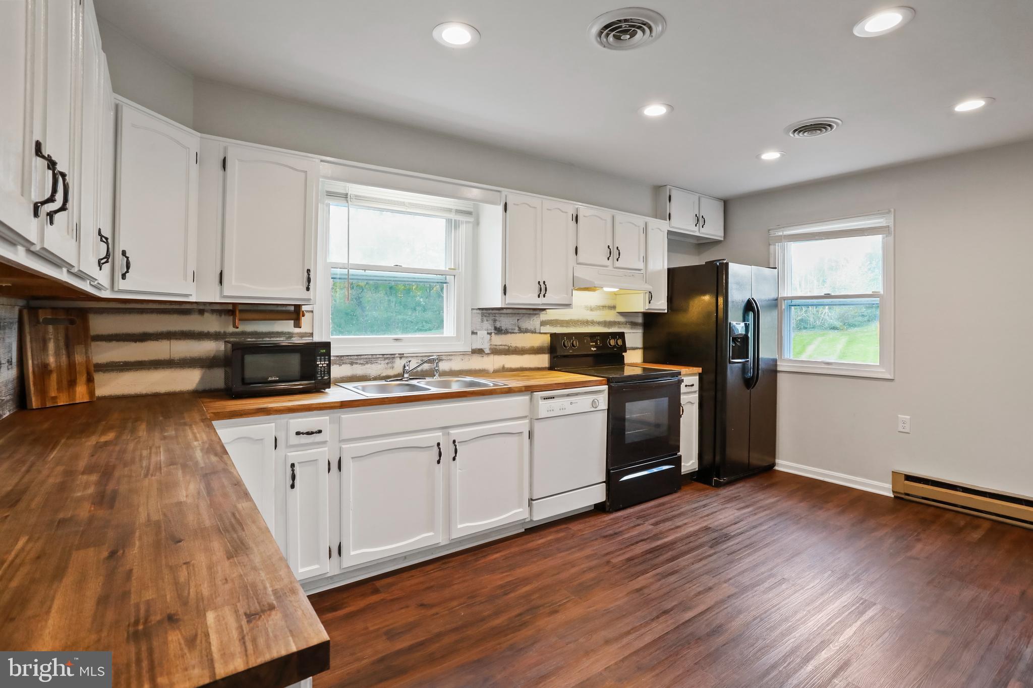 ROCK SPRING ACRES - Residential