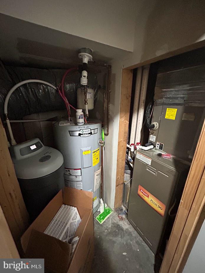 TOWNES OF INWOOD - Residential Lease