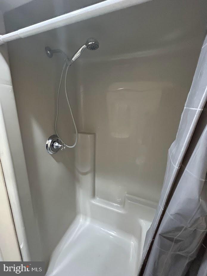 TOWNES OF INWOOD - Residential Lease