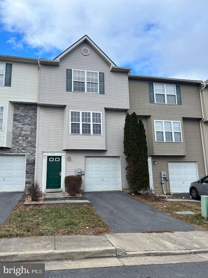 TOWNES OF INWOOD - Residential Lease