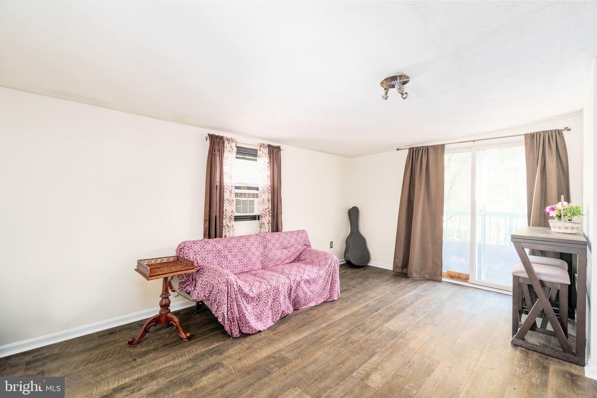 HOLLY HALL TERRACE - Residential