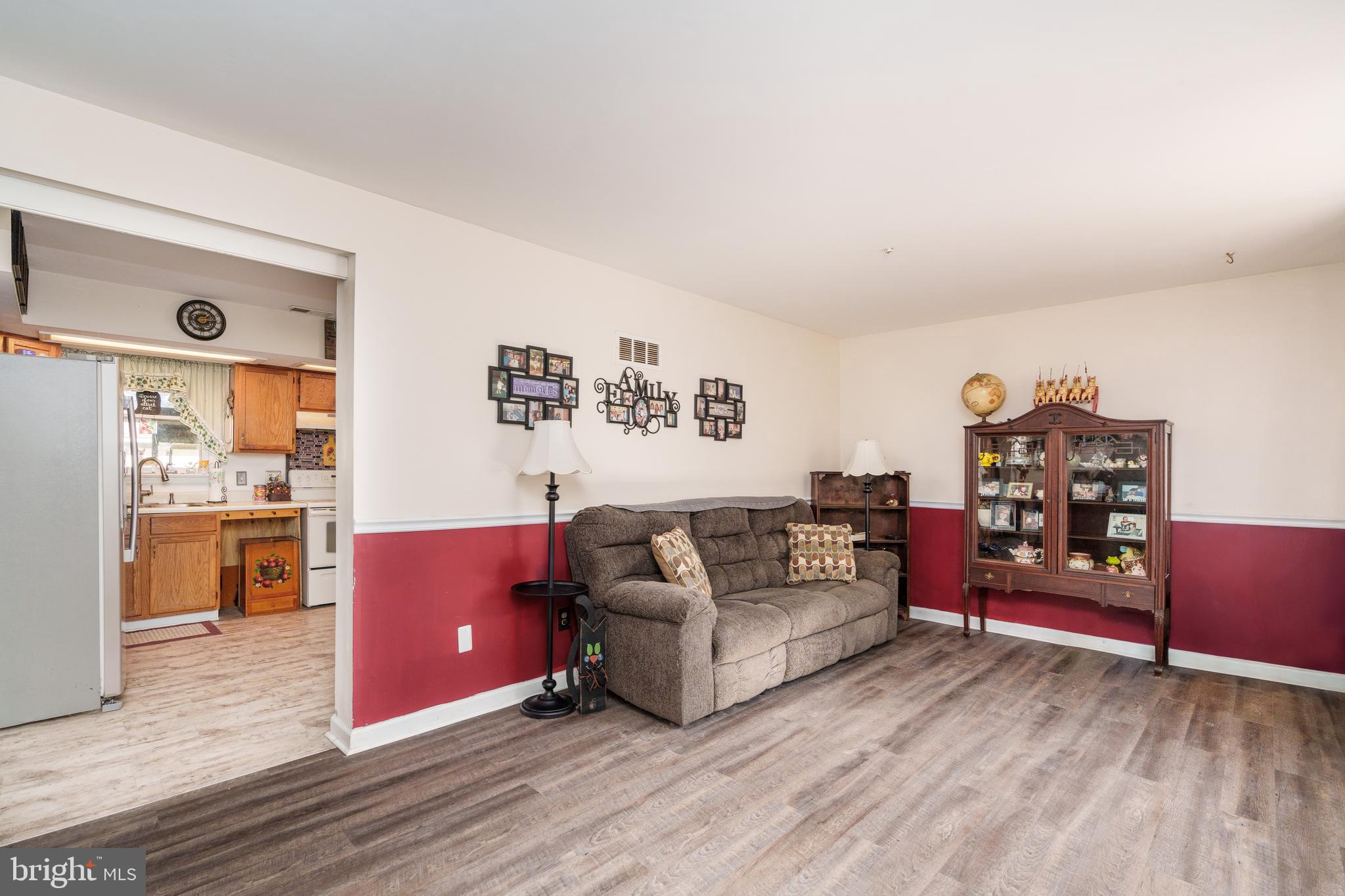 HOLLY HALL TERRACE - Residential